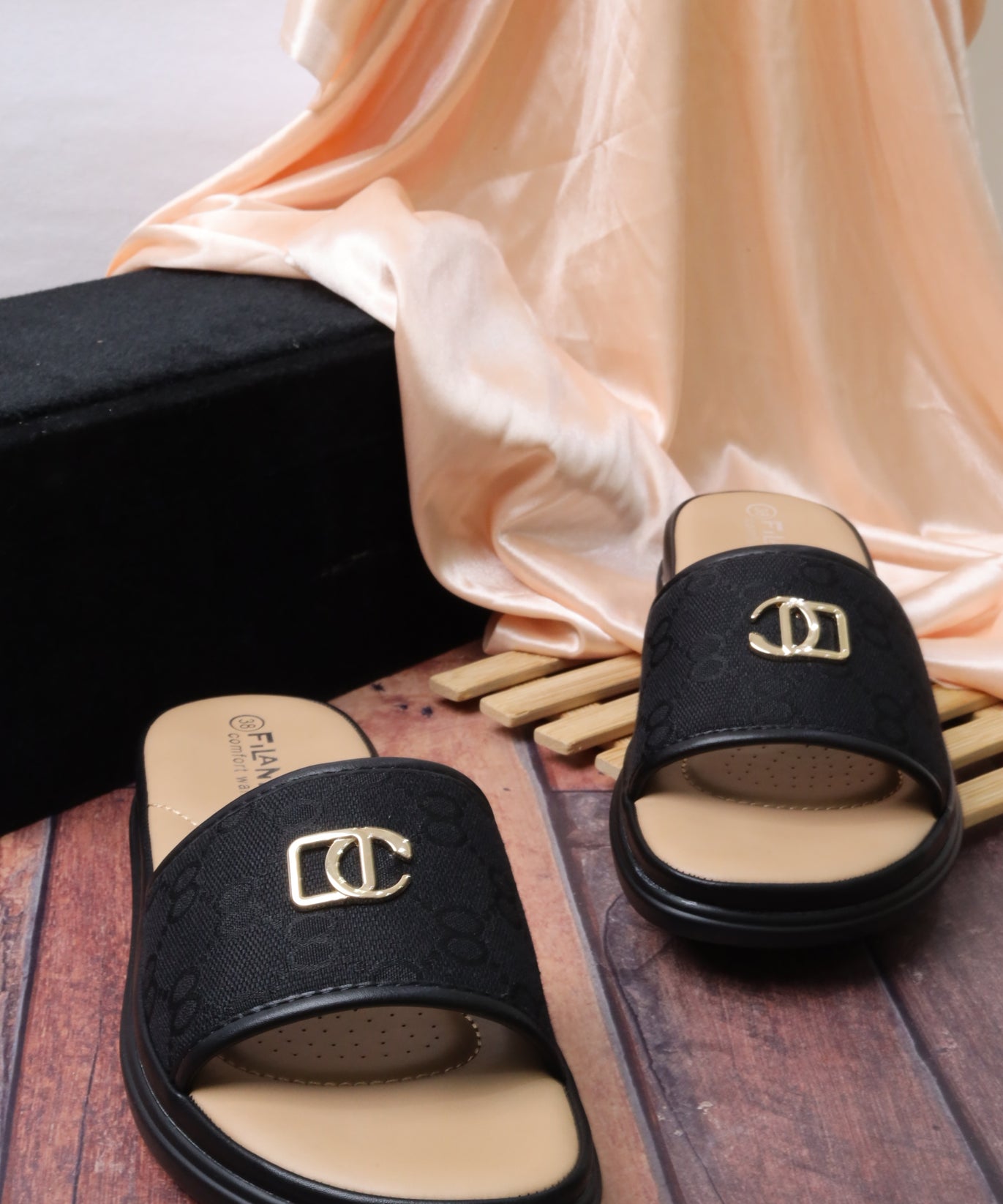 صندل نسائي فلات 55079