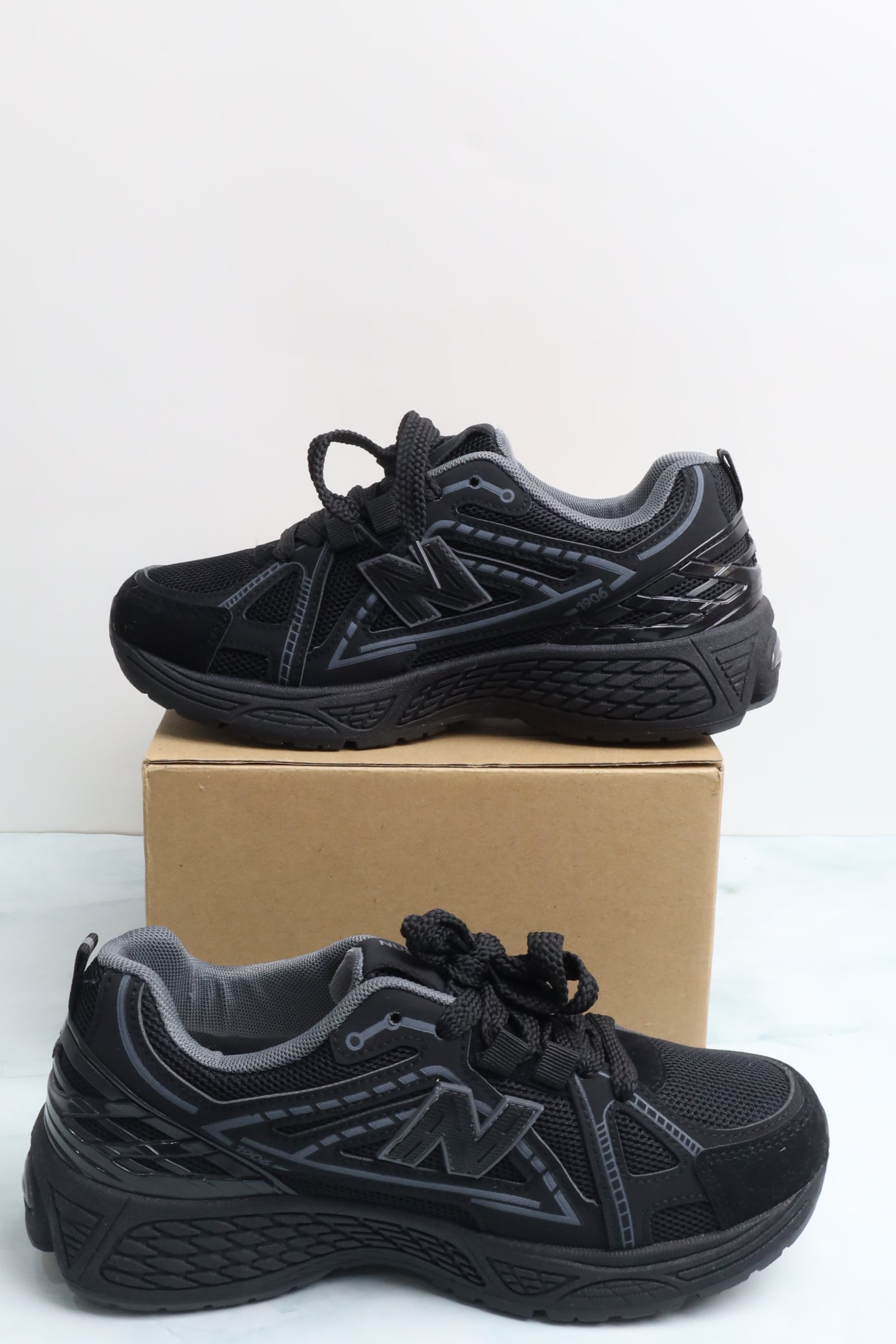 حذاء رياضي نسائي 390545