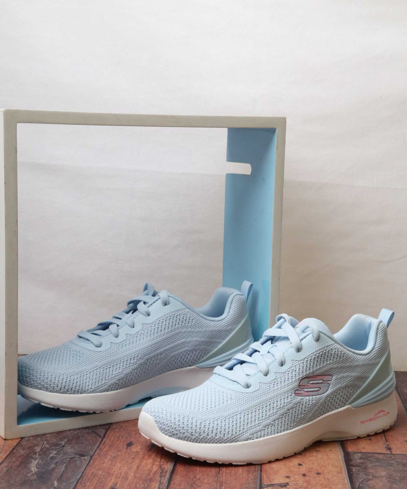 سكيتشرز نسائي اير داينامايت 150150