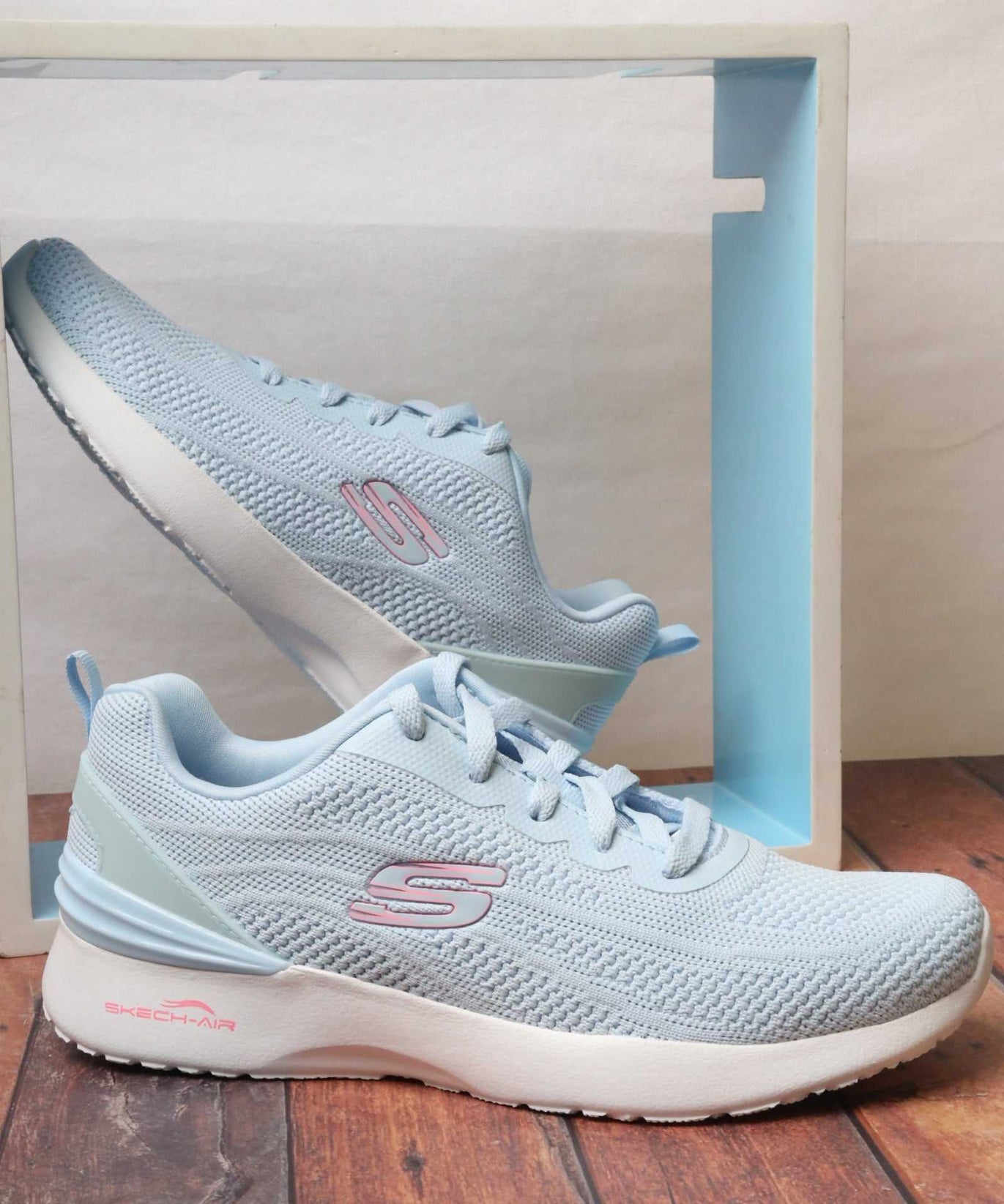 سكيتشرز نسائي اير داينامايت 150150