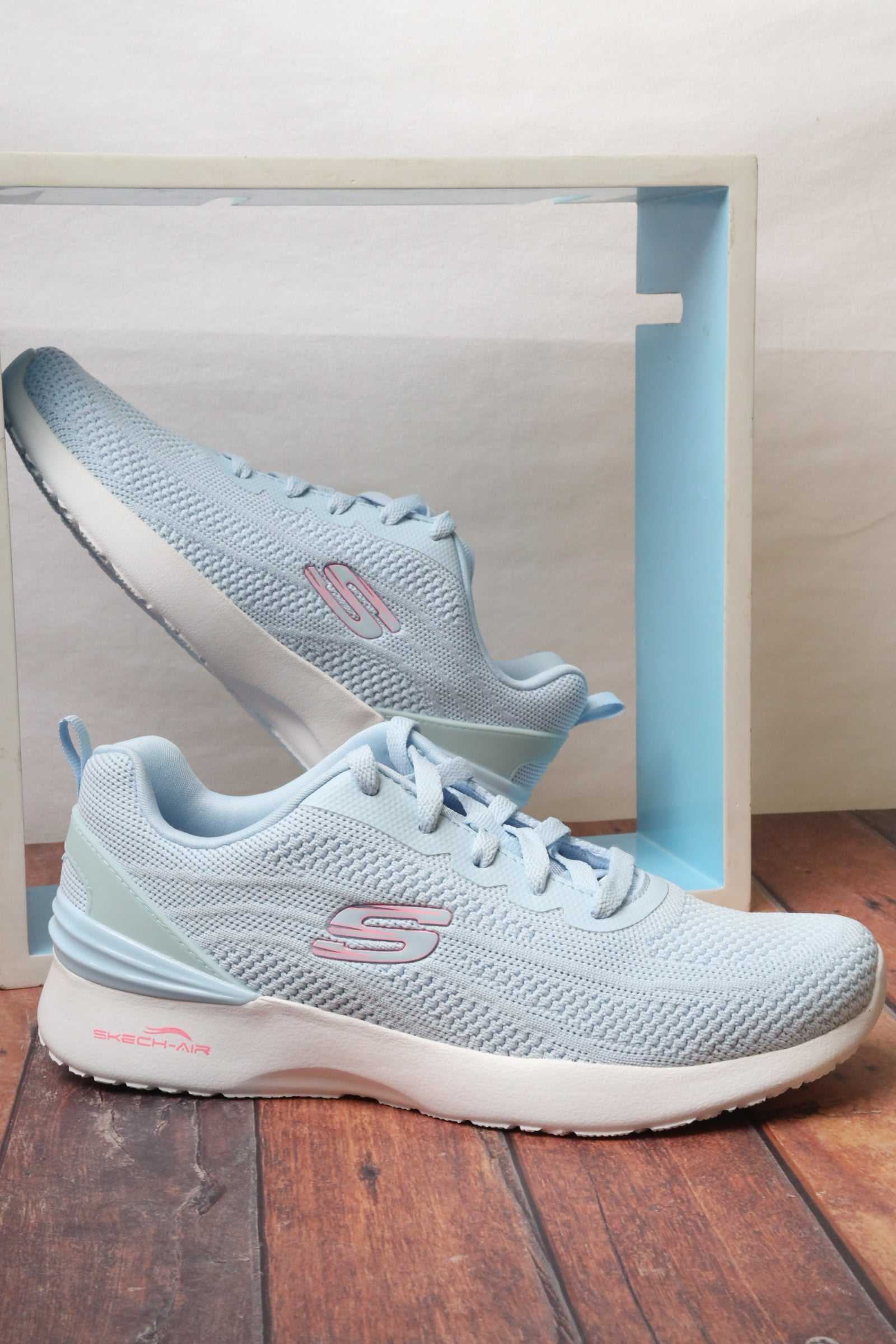 سكيتشرز نسائي اير داينامايت 150150