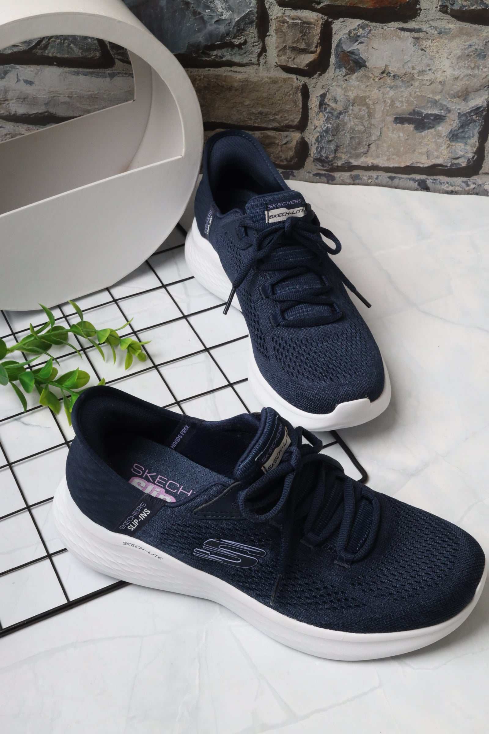 سكيتشرز نسائي لايت برو سليب إن 150012