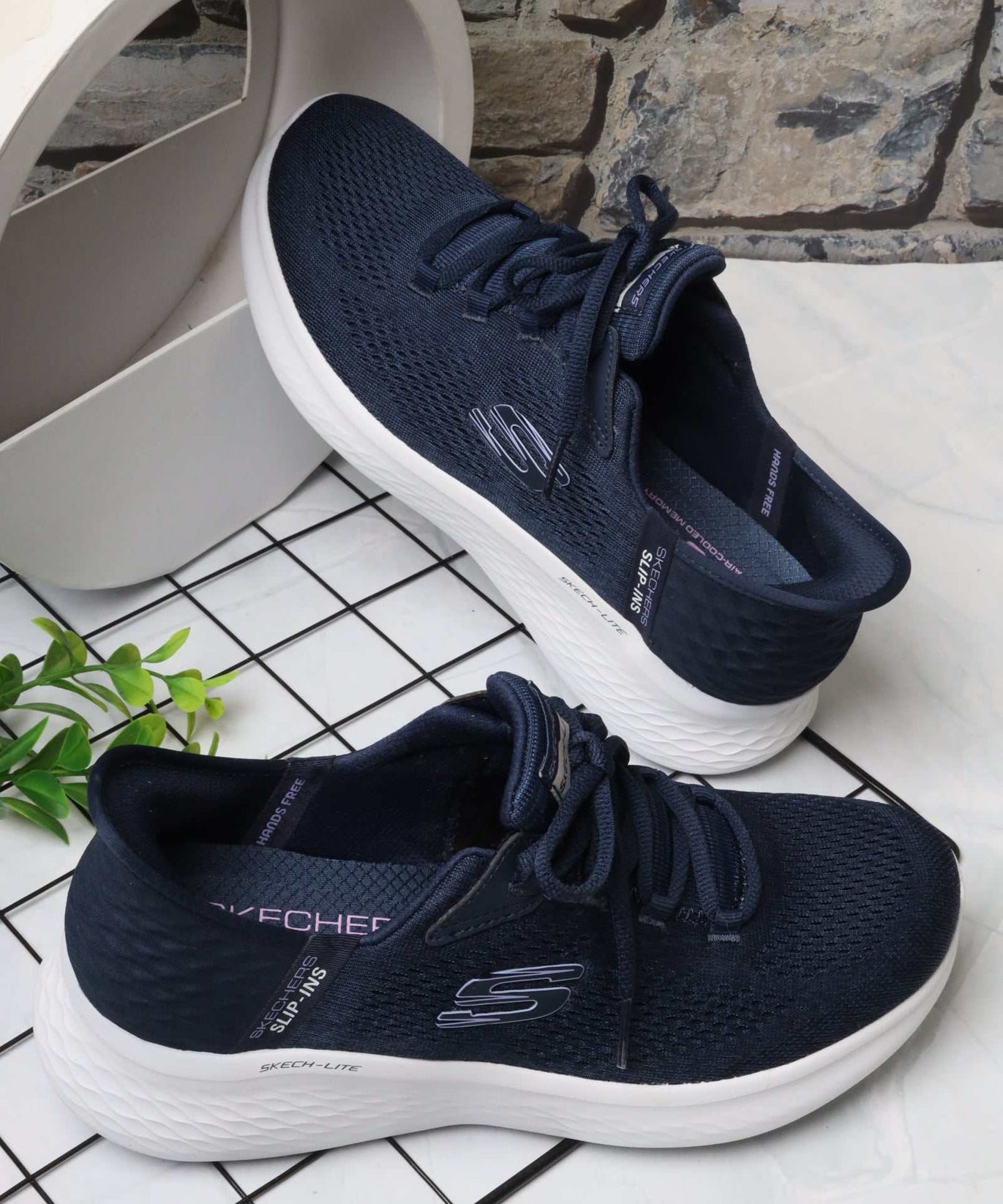 سكيتشرز نسائي لايت برو سليب إن 150012