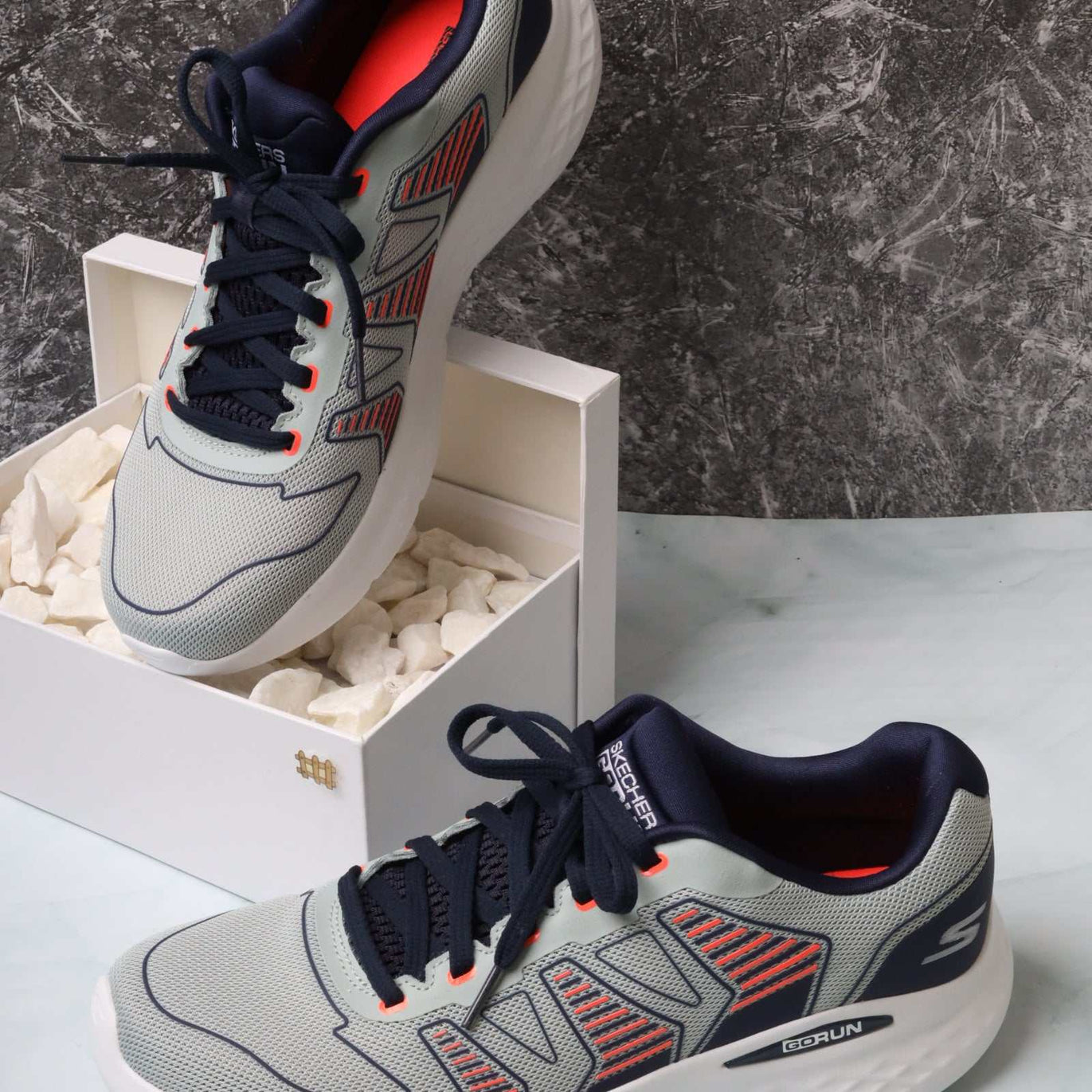 سكيتشرز رجالي جو رن لايت 220902