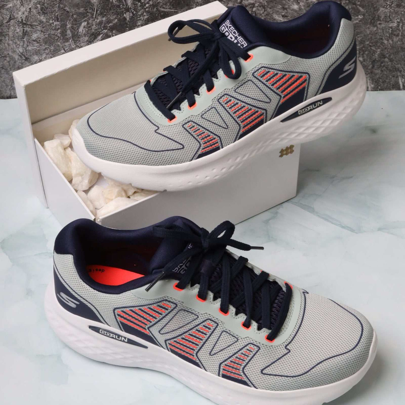 سكيتشرز رجالي جو رن لايت 220902