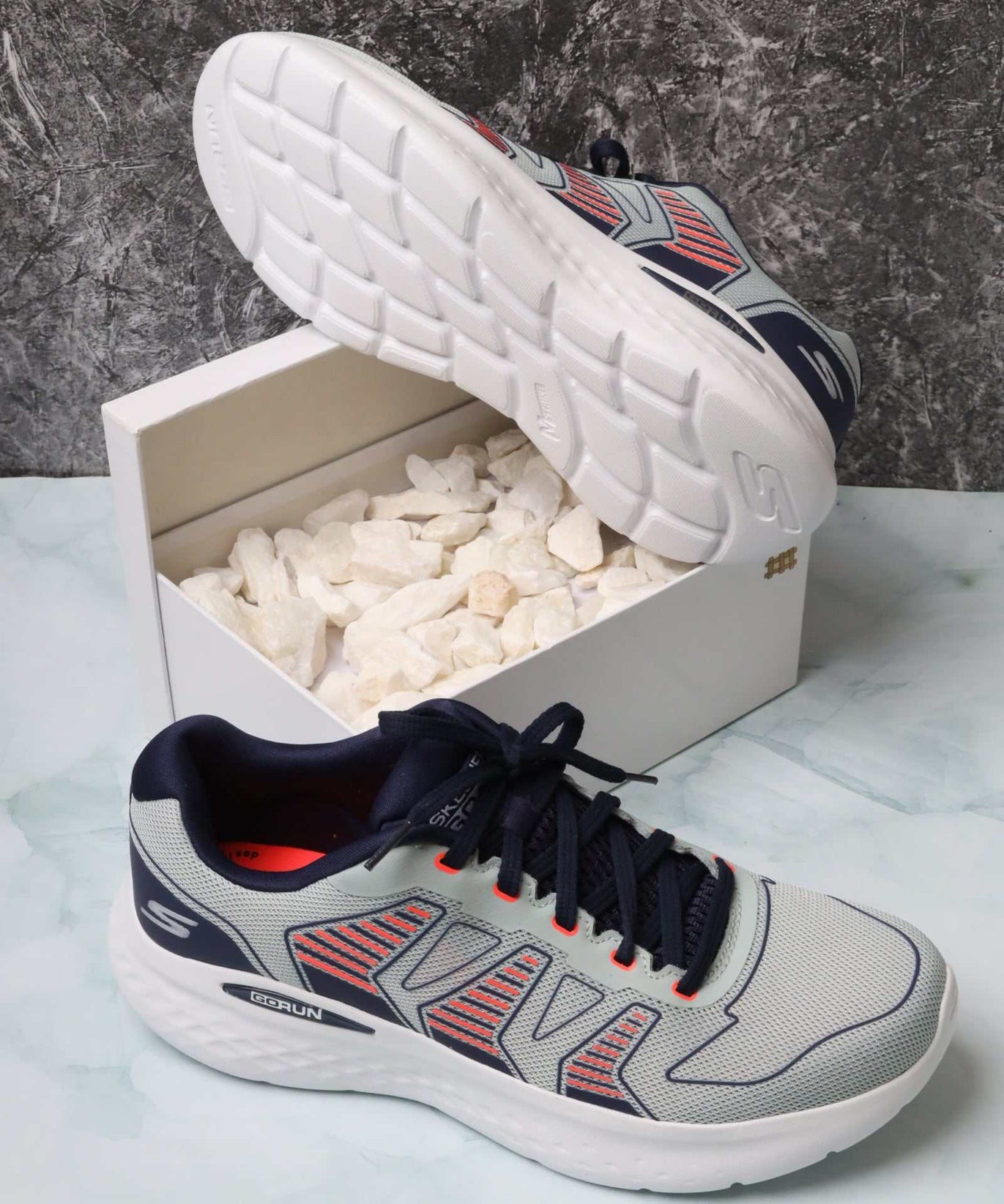 سكيتشرز رجالي جو رن لايت 220902