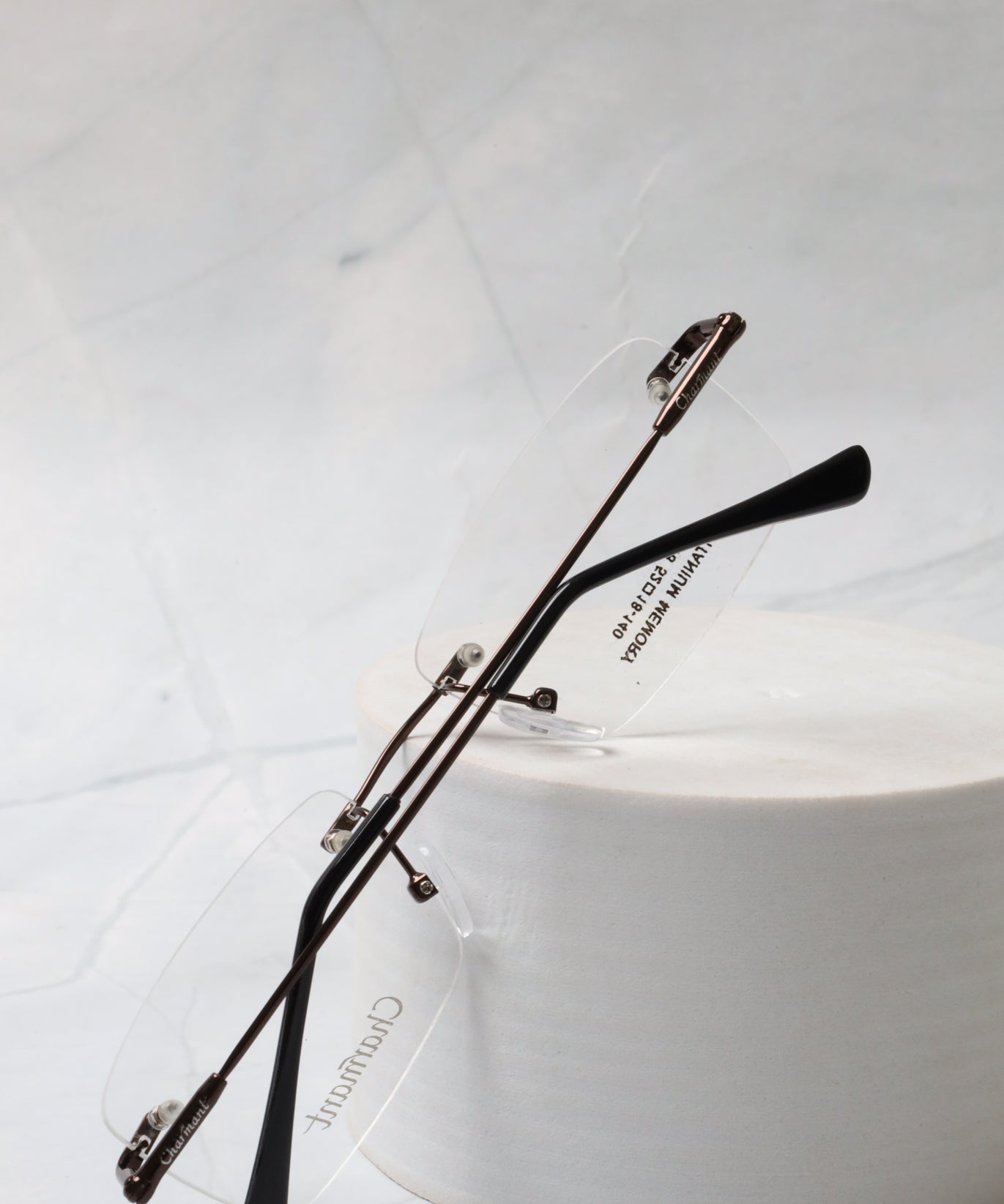 نظارات مستطيلة شفافة 124