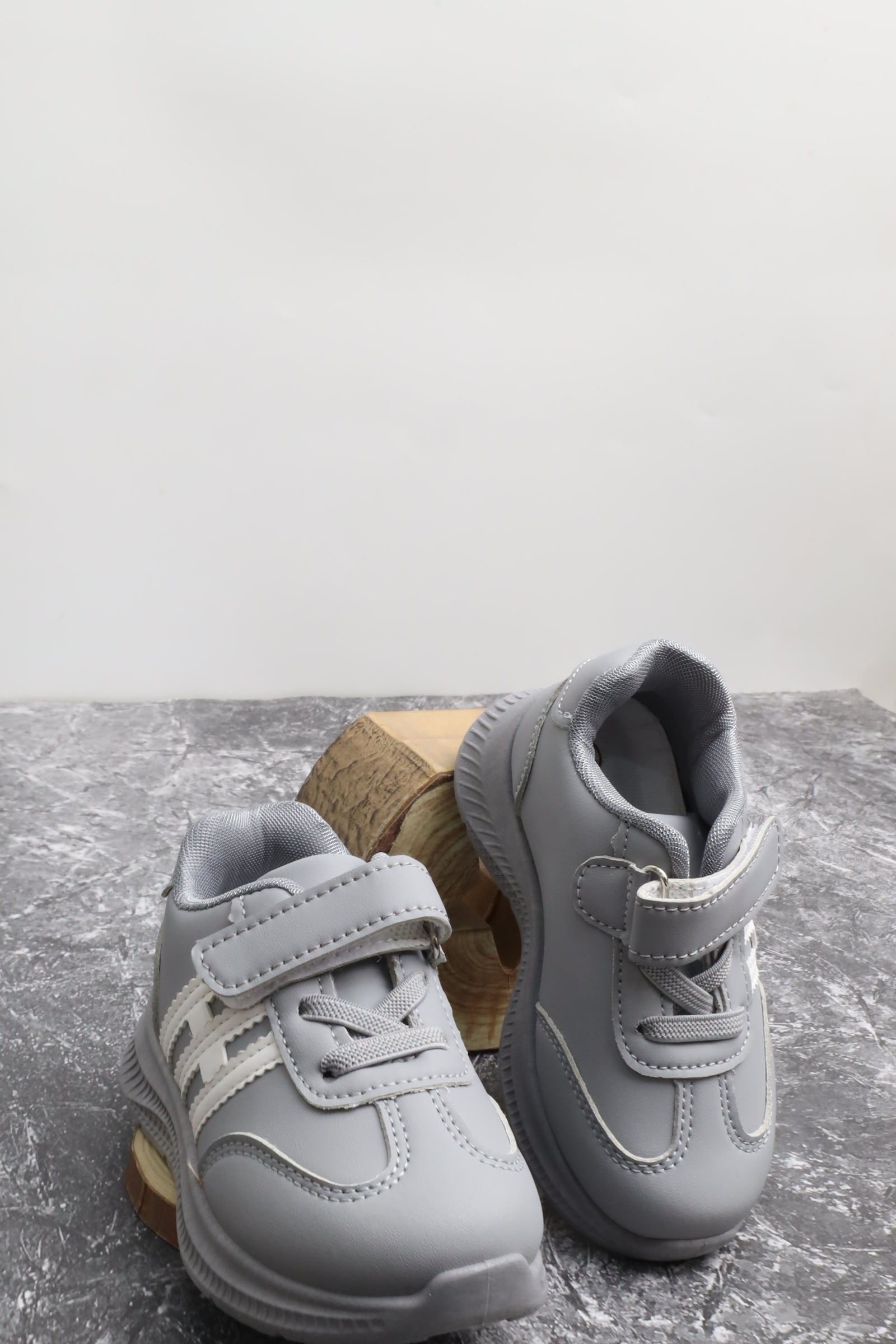 حذاء أطفالي 15262