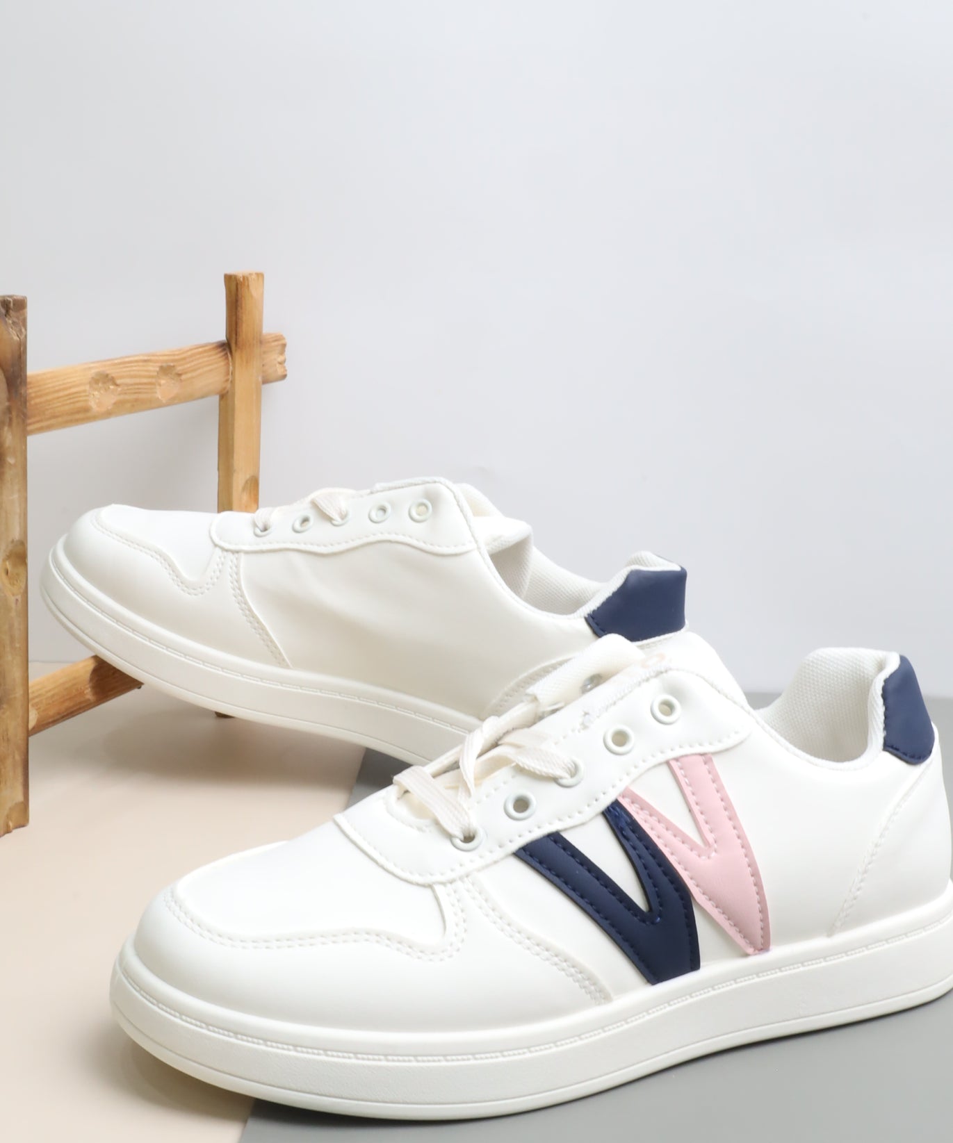 حذاء رياضي نسائي 89621