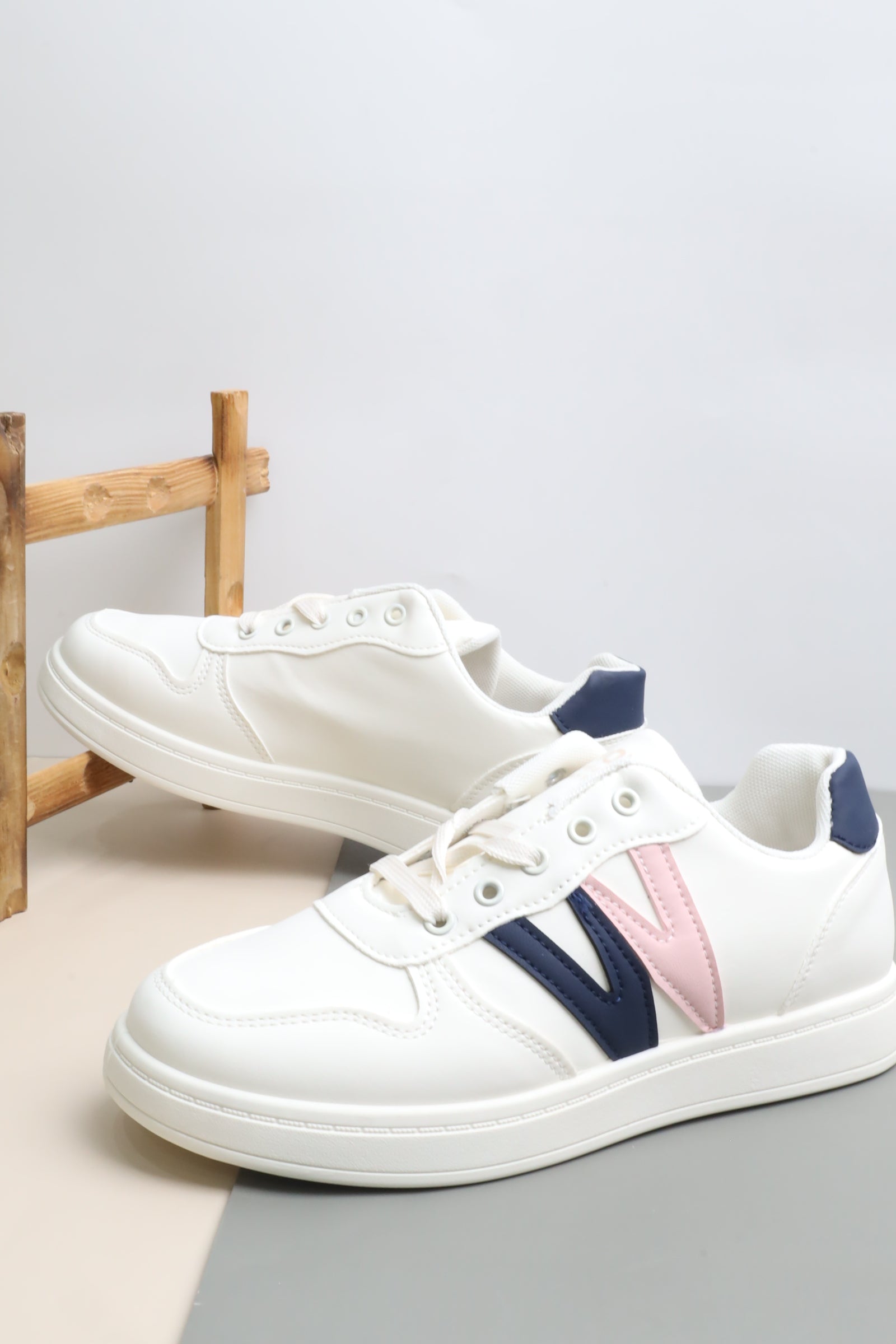 حذاء رياضي نسائي 89621