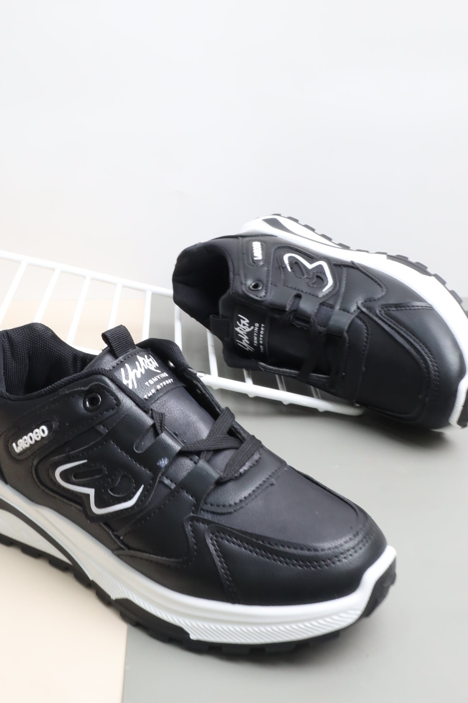 حذاء رياضي نسائي 35825