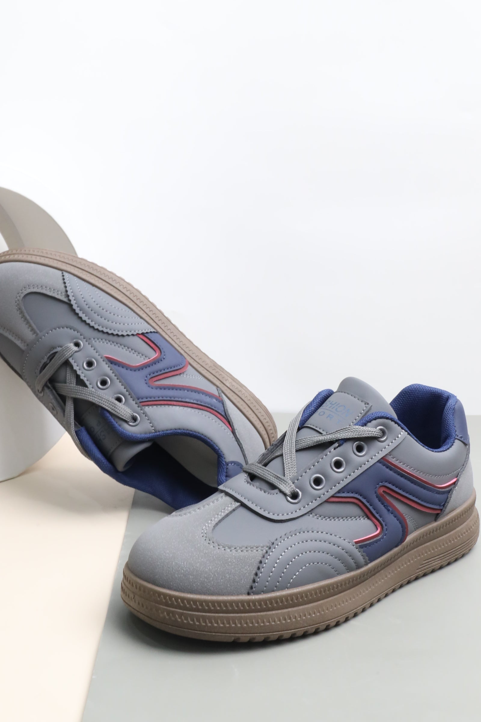 حذاء رياضي نسائي 145716