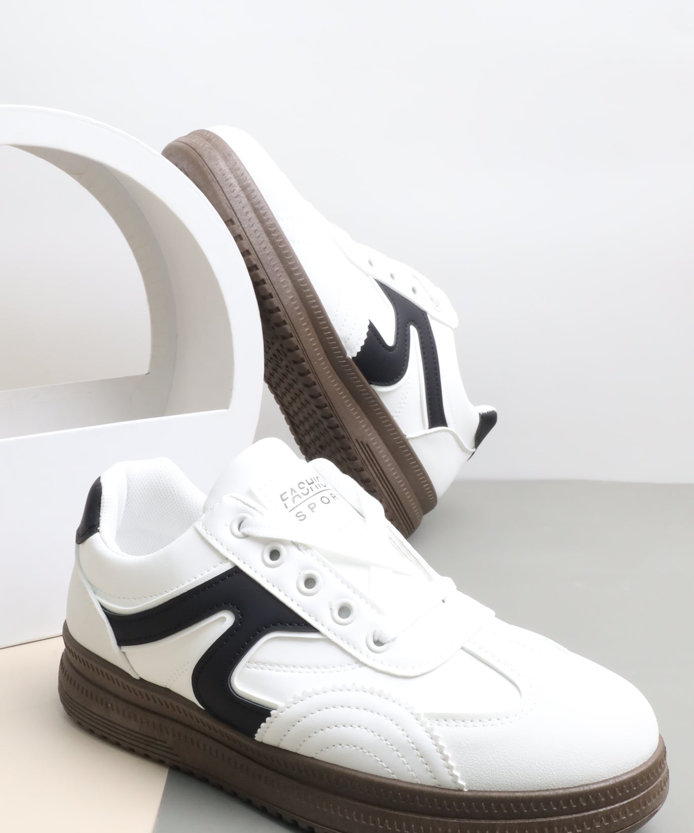 حذاء رياضي نسائي 145716