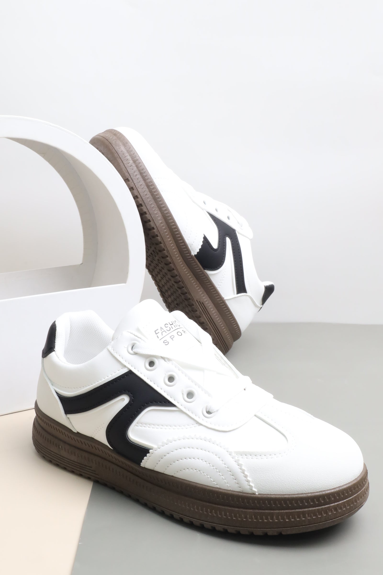 حذاء رياضي نسائي 145716