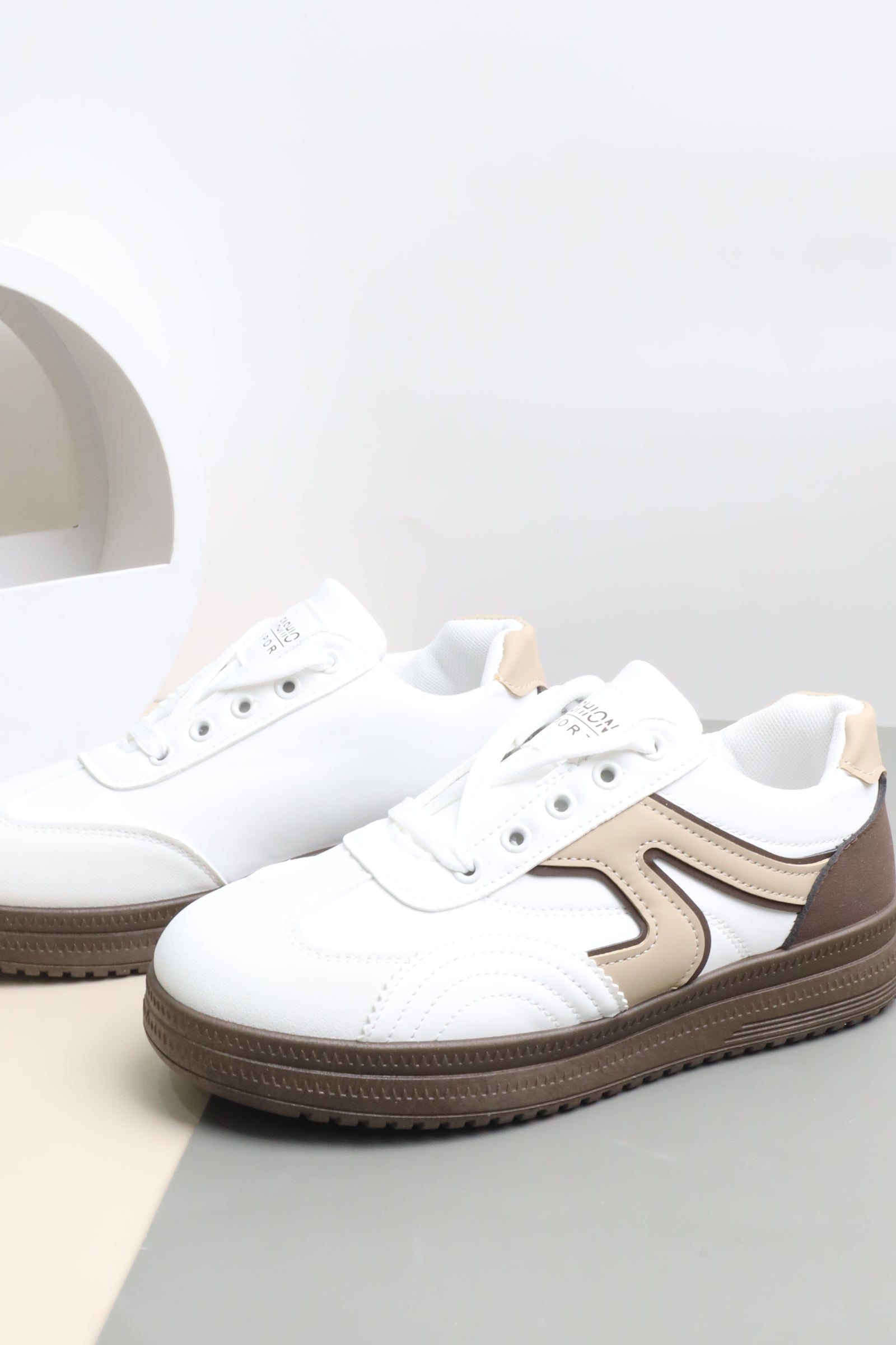 حذاء رياضي نسائي 145716