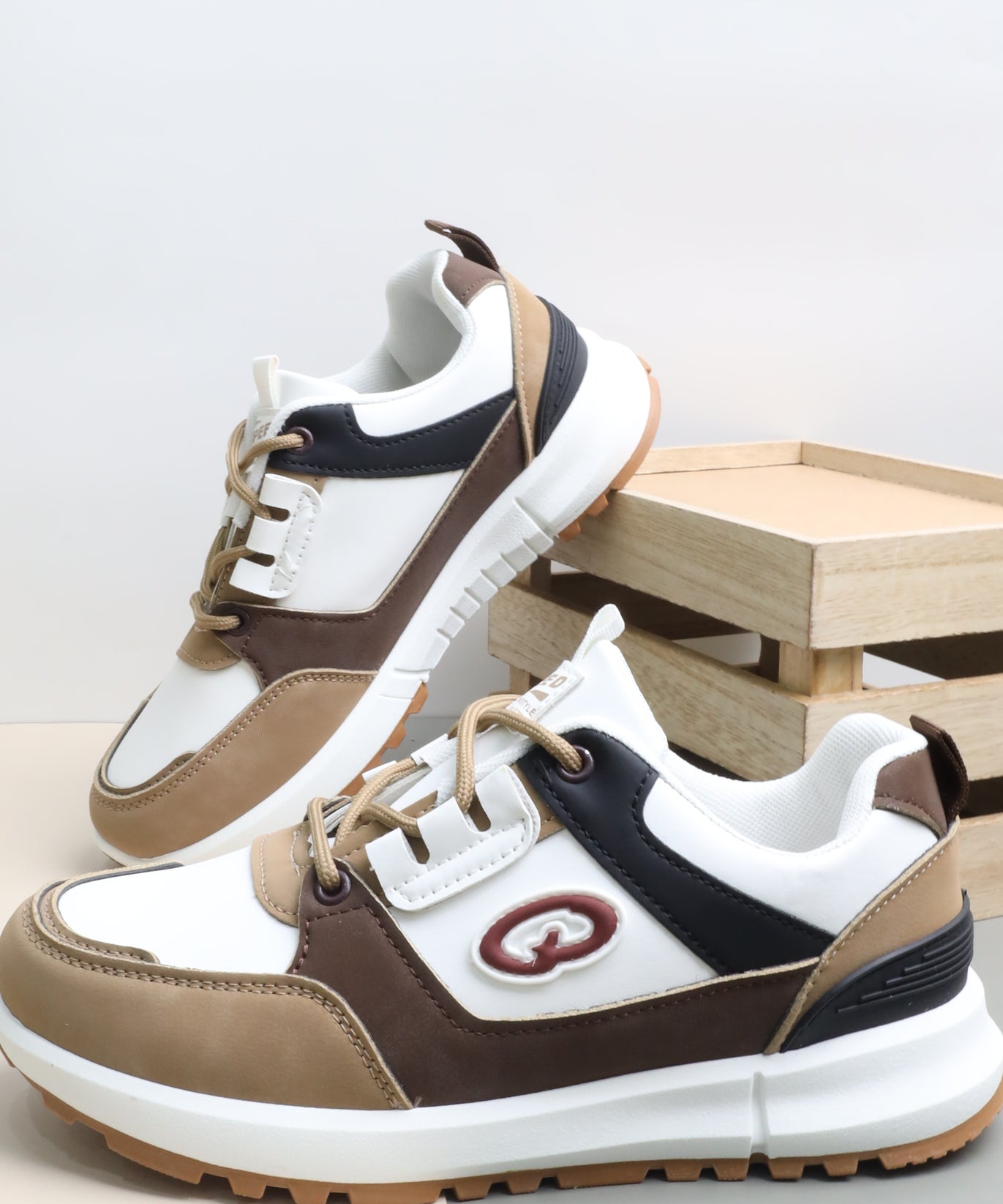 حذاء رياضي نسائي 8523