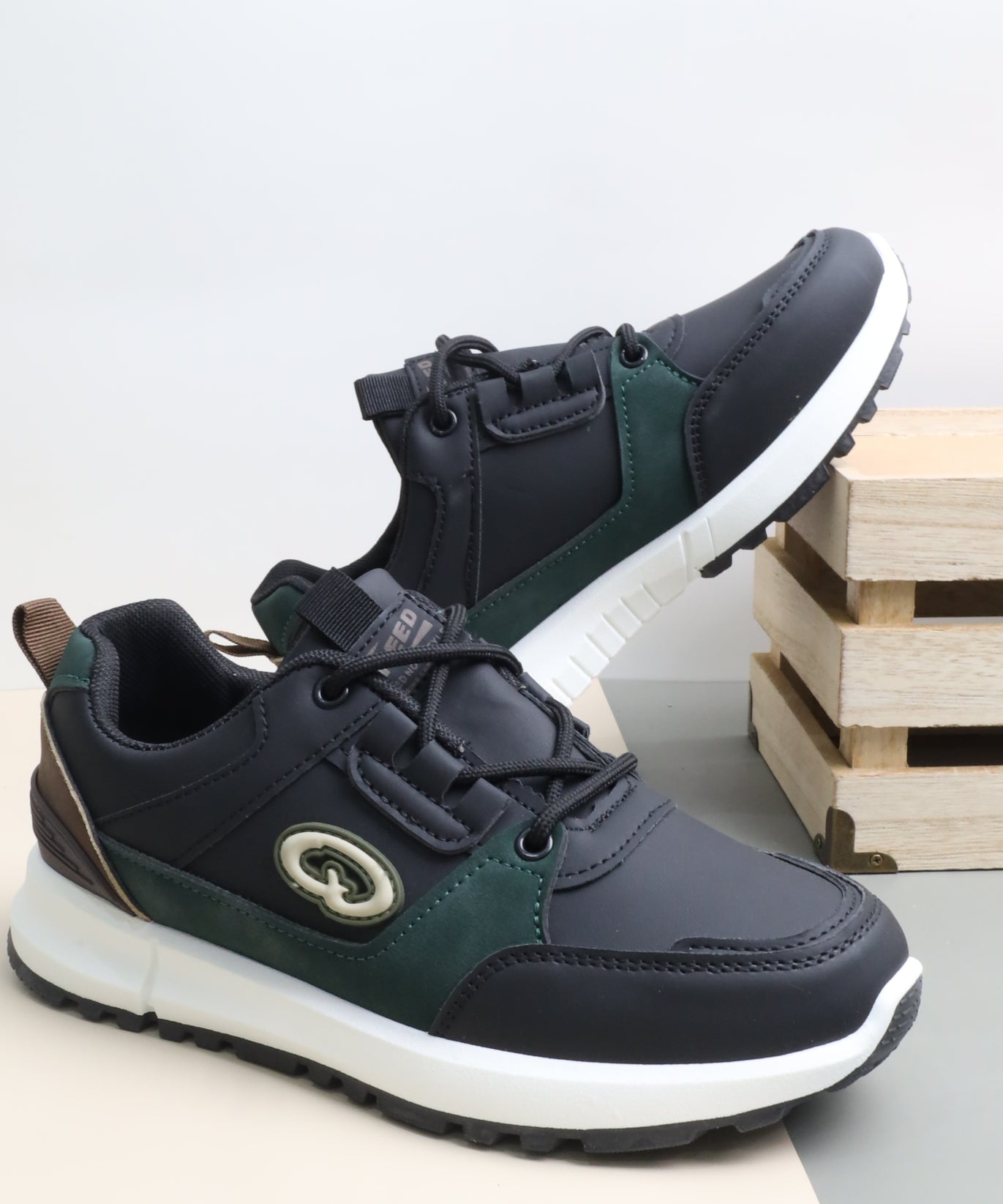 حذاء رياضي نسائي 8523