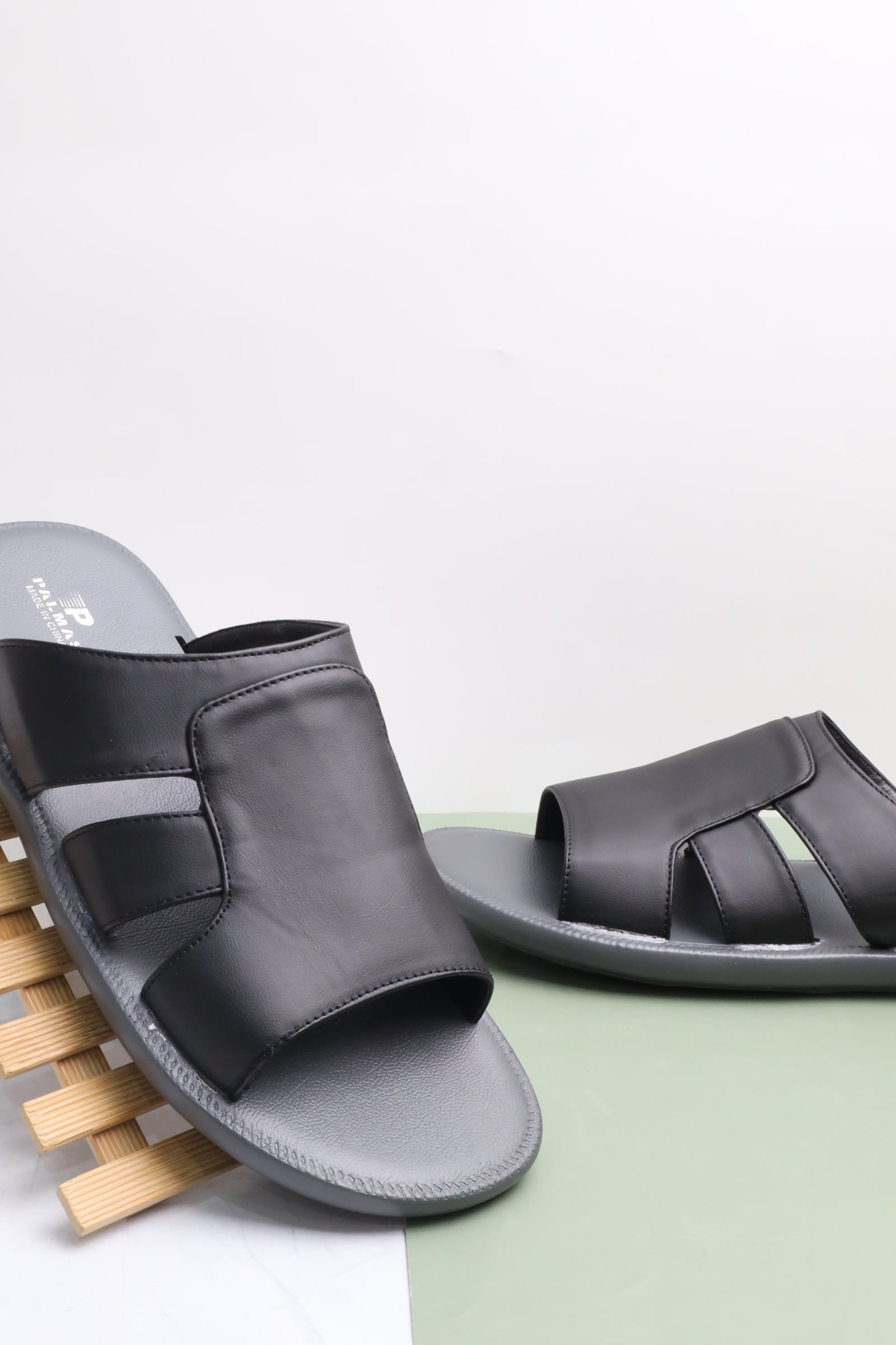 صندل رجالي 7468