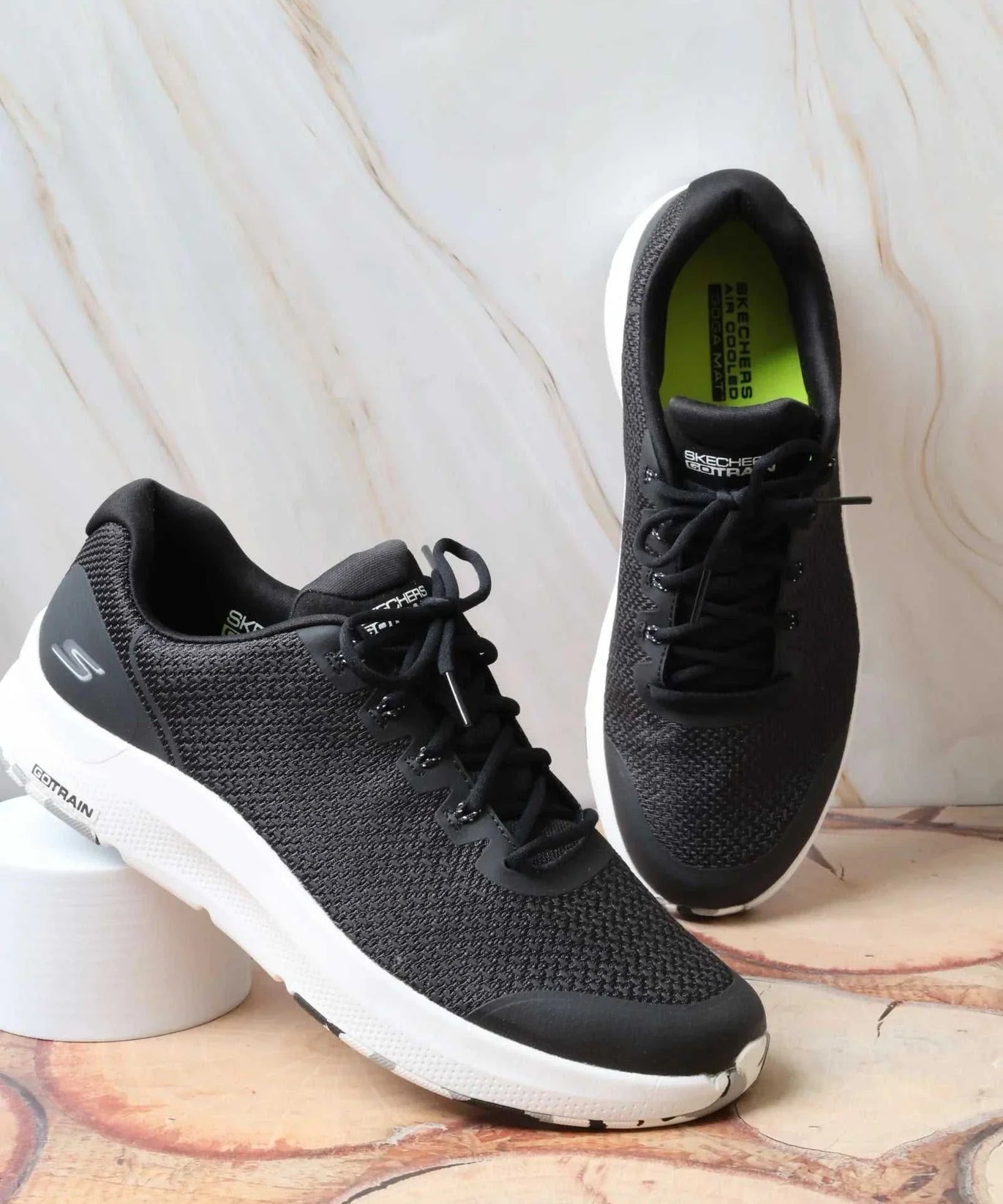 سكيتشرز رجالي جو ترين 220152