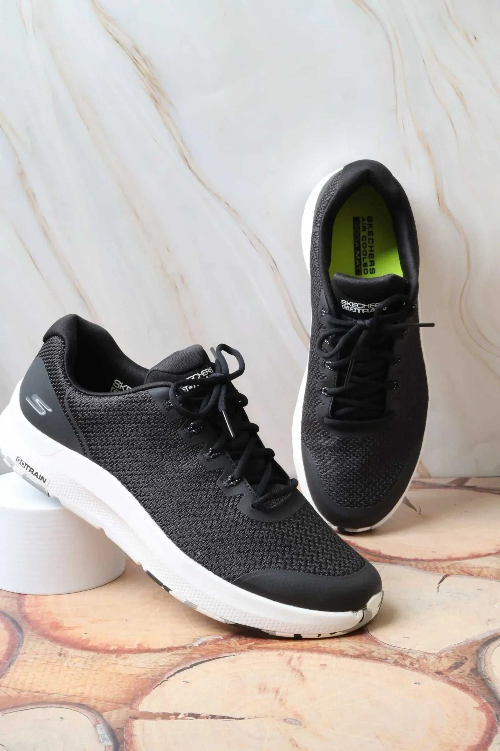 سكيتشرز رجالي جو ترين 220152