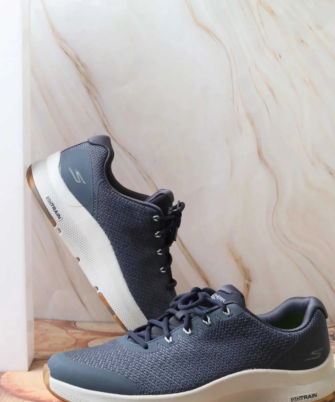 سكيتشرز رجالي جو ترين 220152