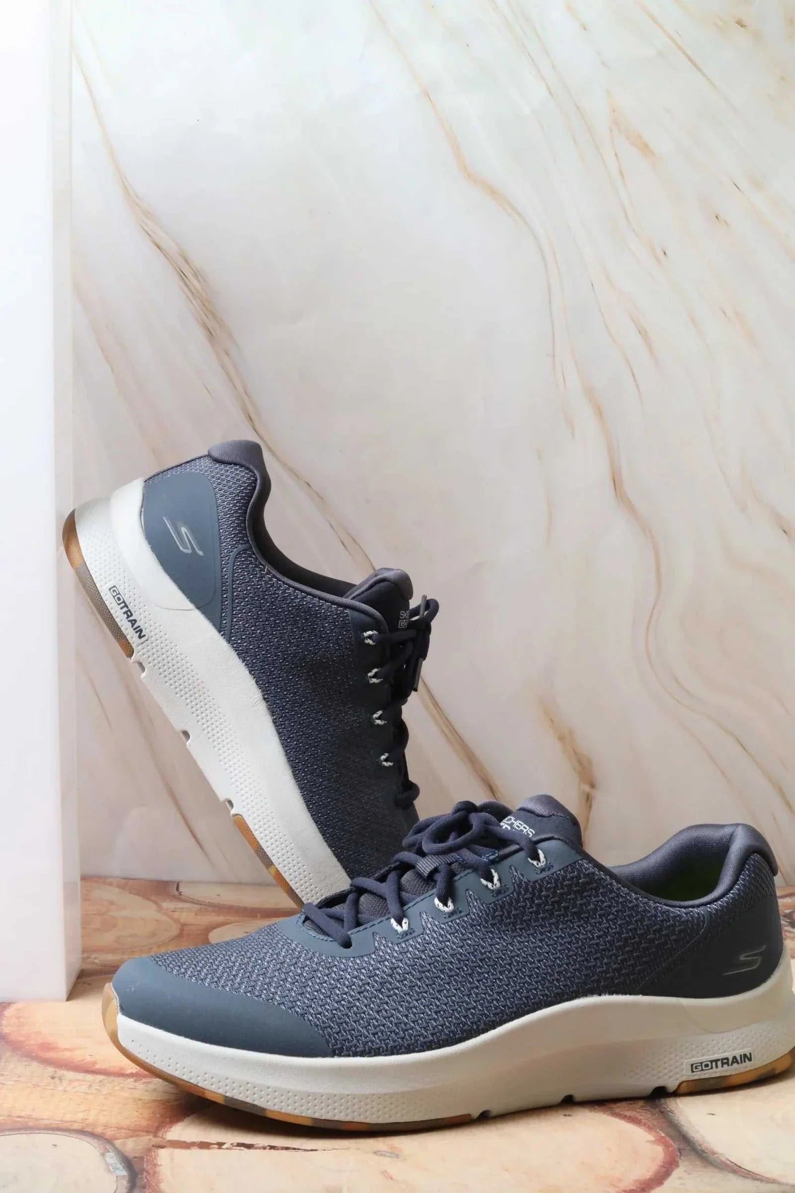 سكيتشرز رجالي جو ترين 220152