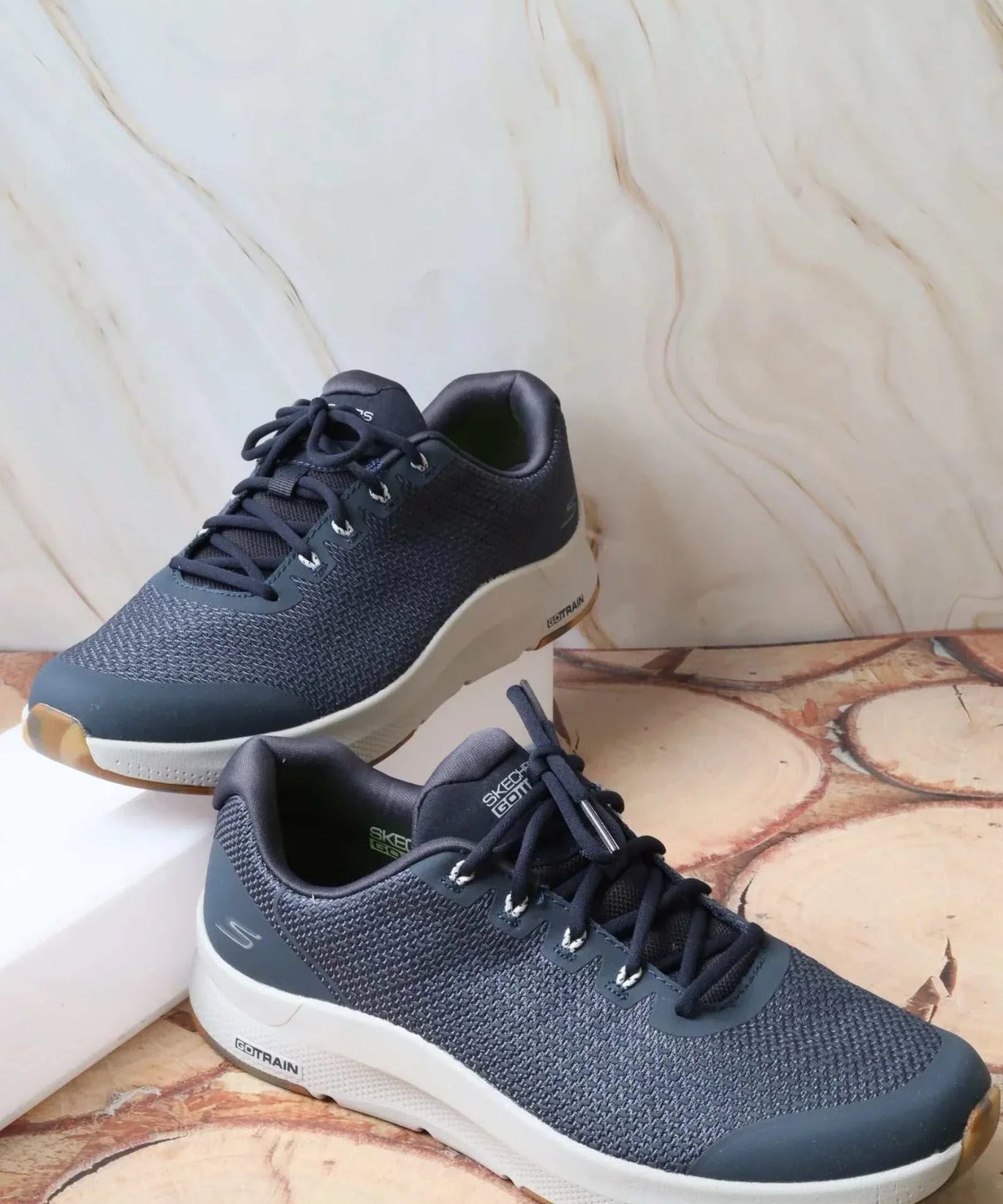 سكيتشرز رجالي جو ترين 220152