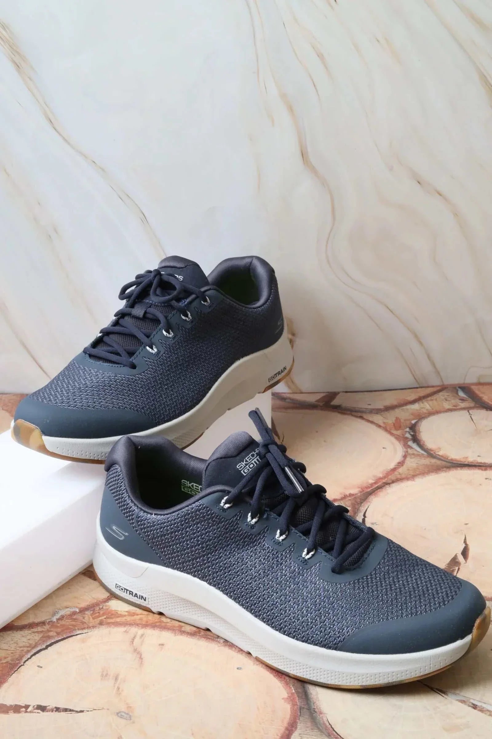 سكيتشرز رجالي جو ترين 220152