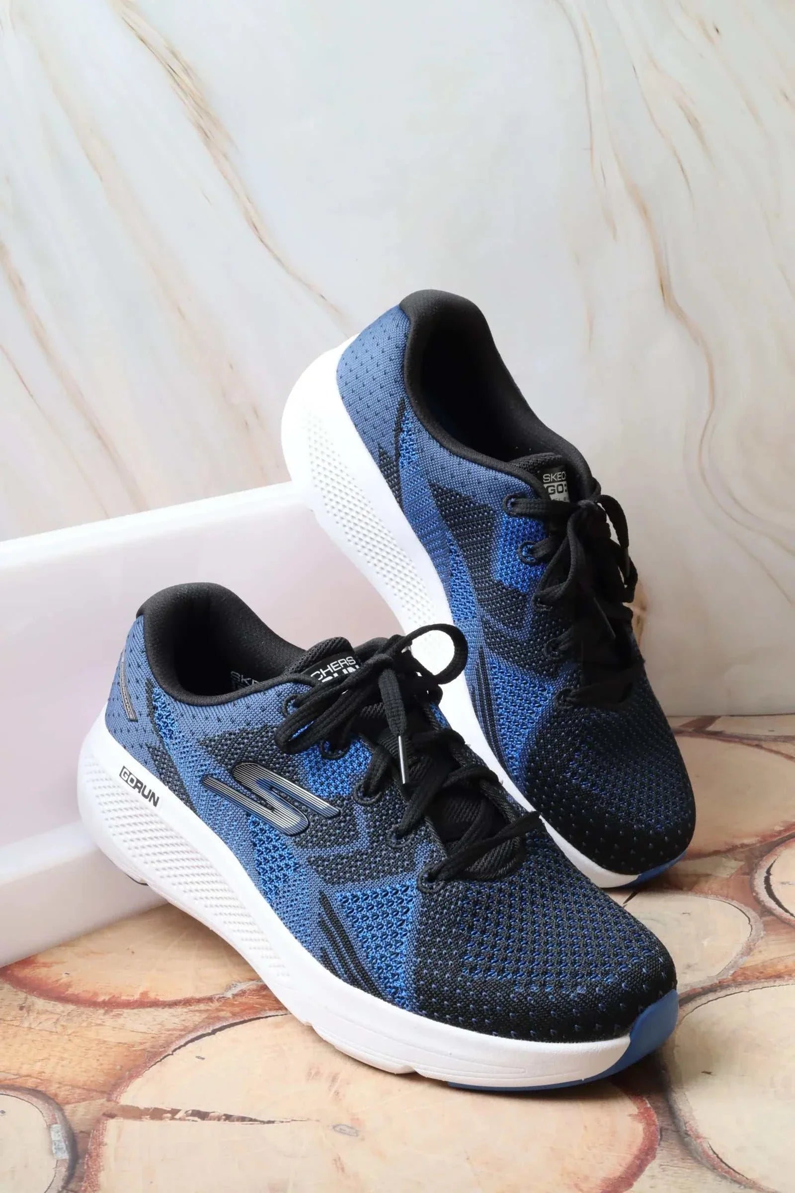 SKECHERS GO RUN ELEVATE MEN 220330 