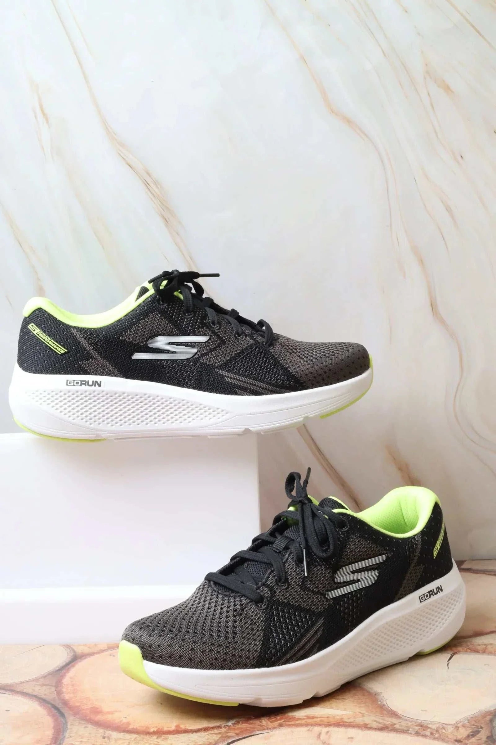 SKECHERS GO RUN ELEVATE MEN 220330 