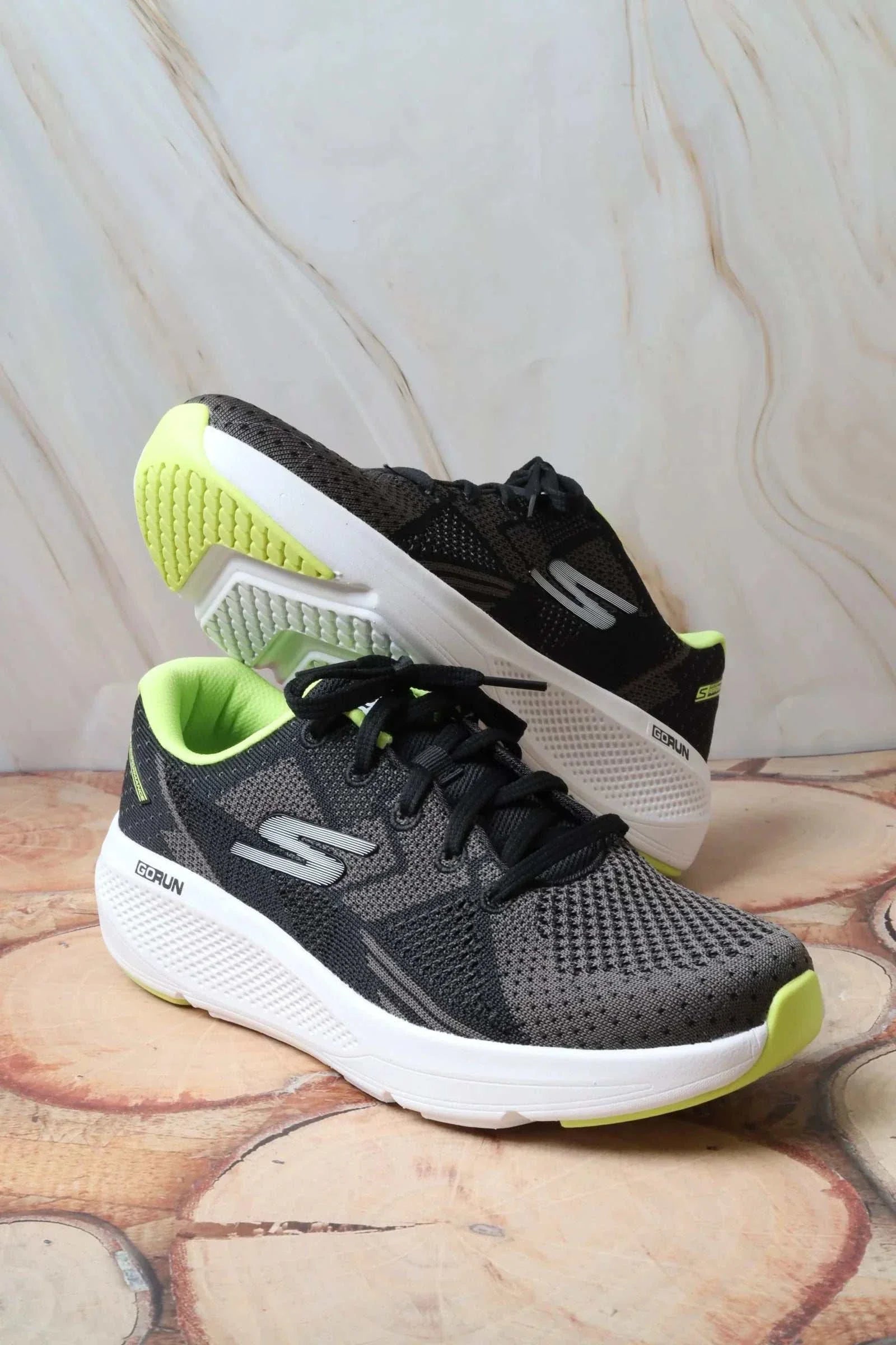 SKECHERS GO RUN ELEVATE MEN 220330 