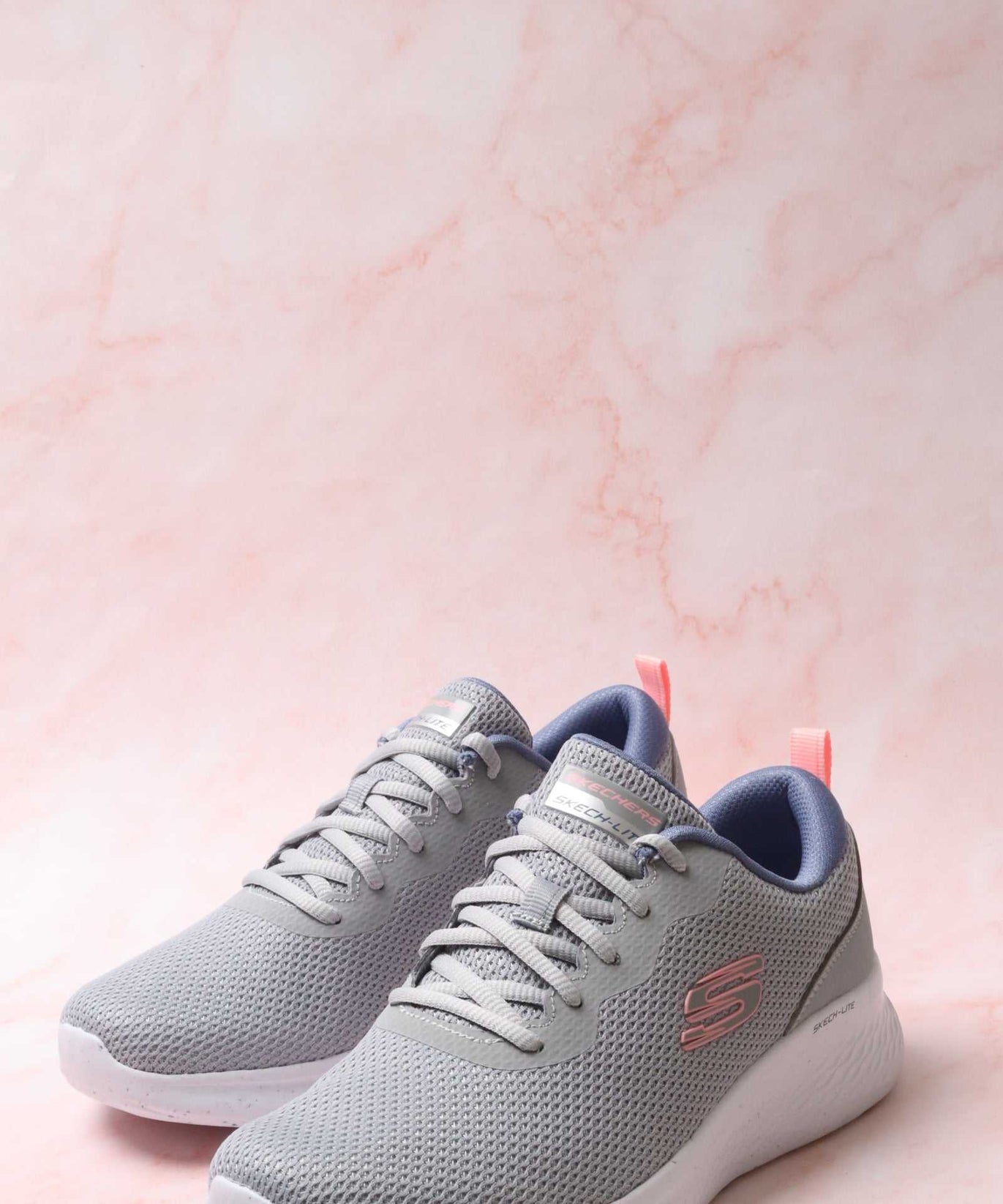 سكيتشرز نسائي لايت برو 150014