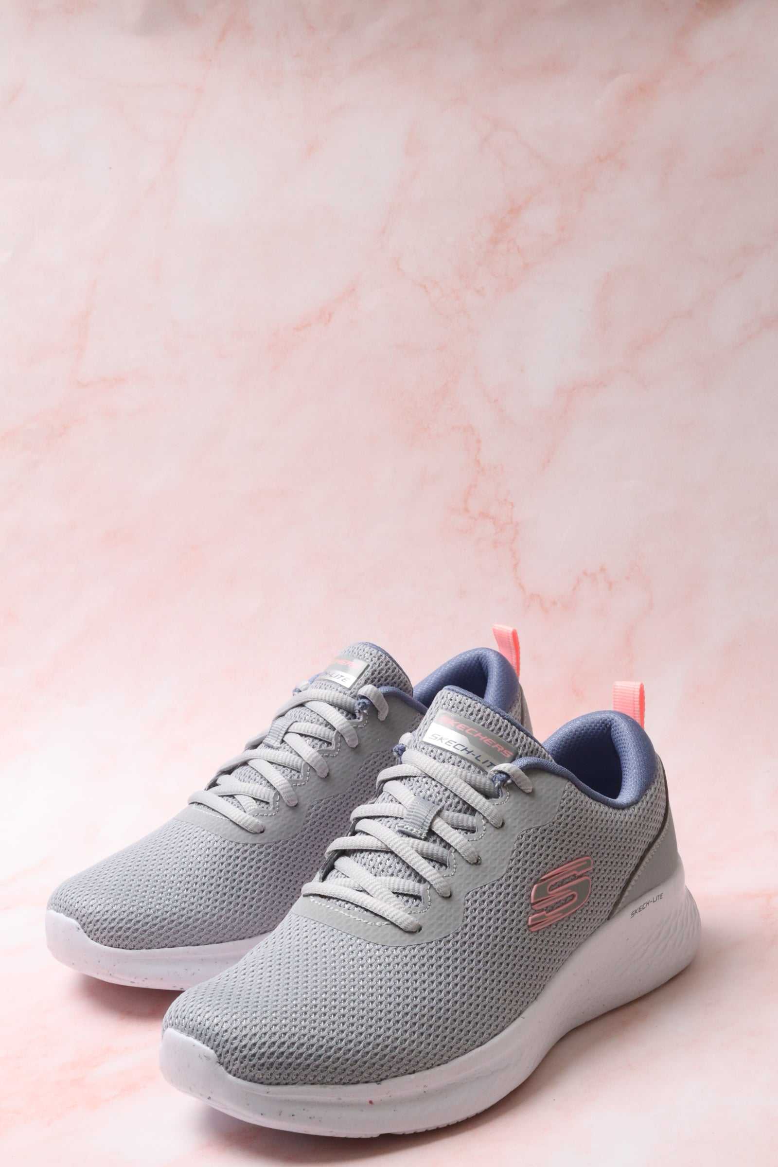 سكيتشرز نسائي لايت برو 150014