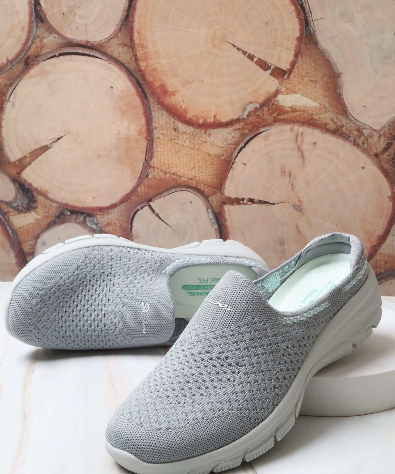 سكيتشرز نسائي كوميوت 158357