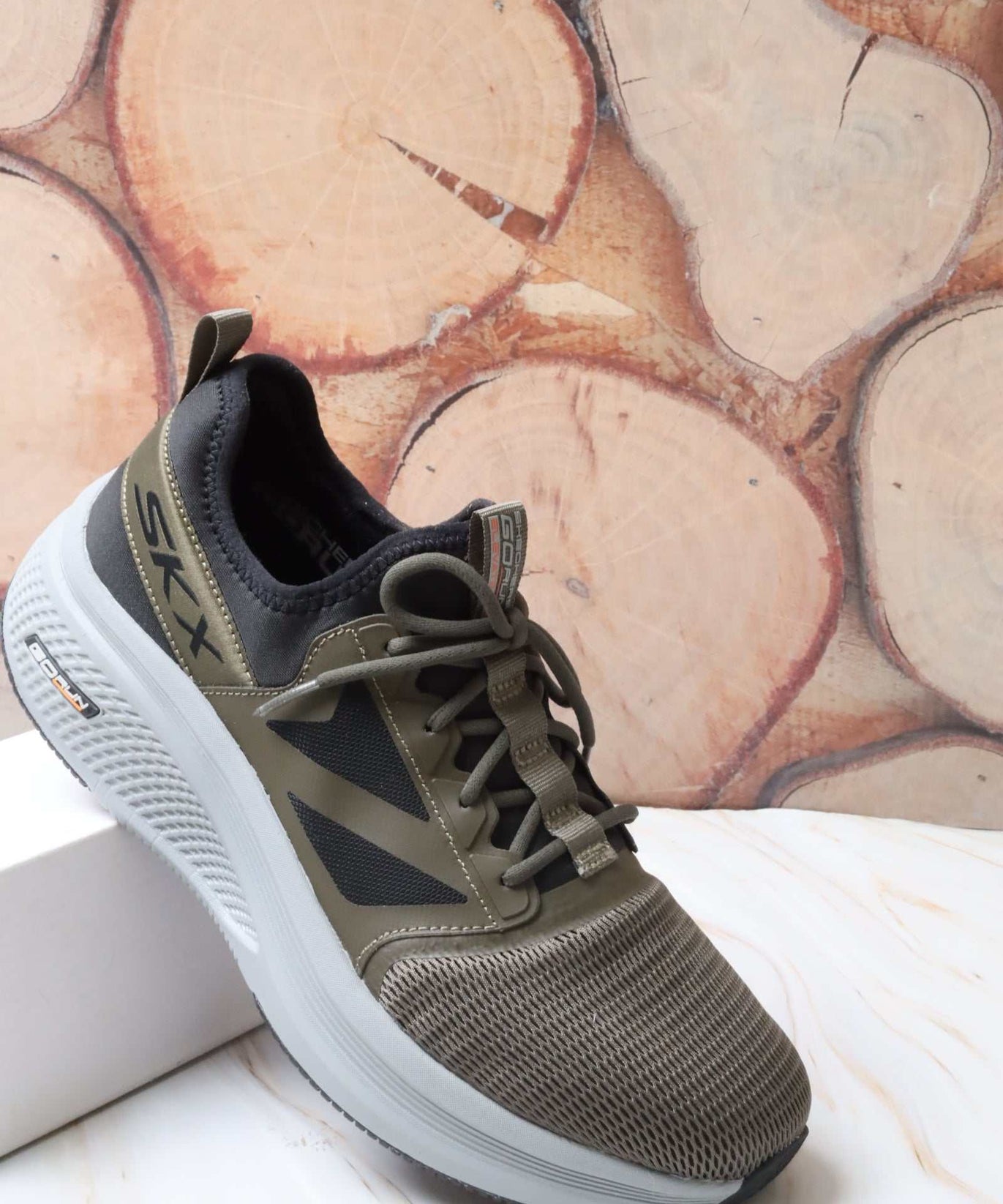 سكيتشرز رجالي جو رن إليفيت 220850