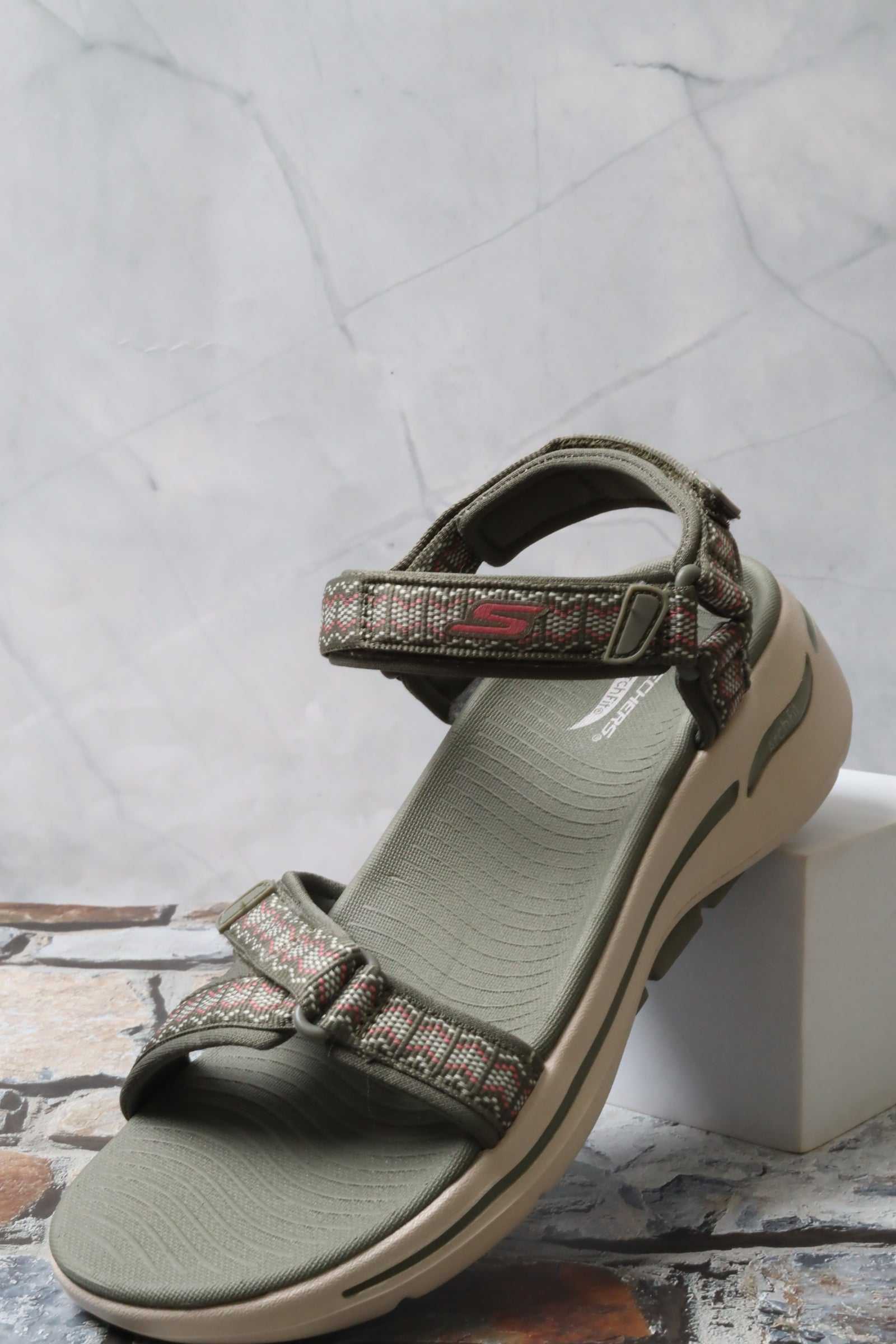 سكيتشرز نسائي جو ووك آرتش فيت 140256