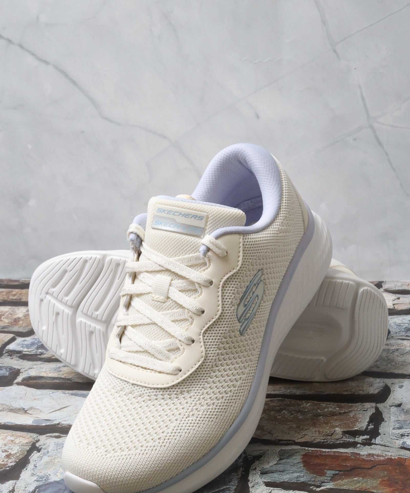 سكيتشرز نسائي لايت برو 150019