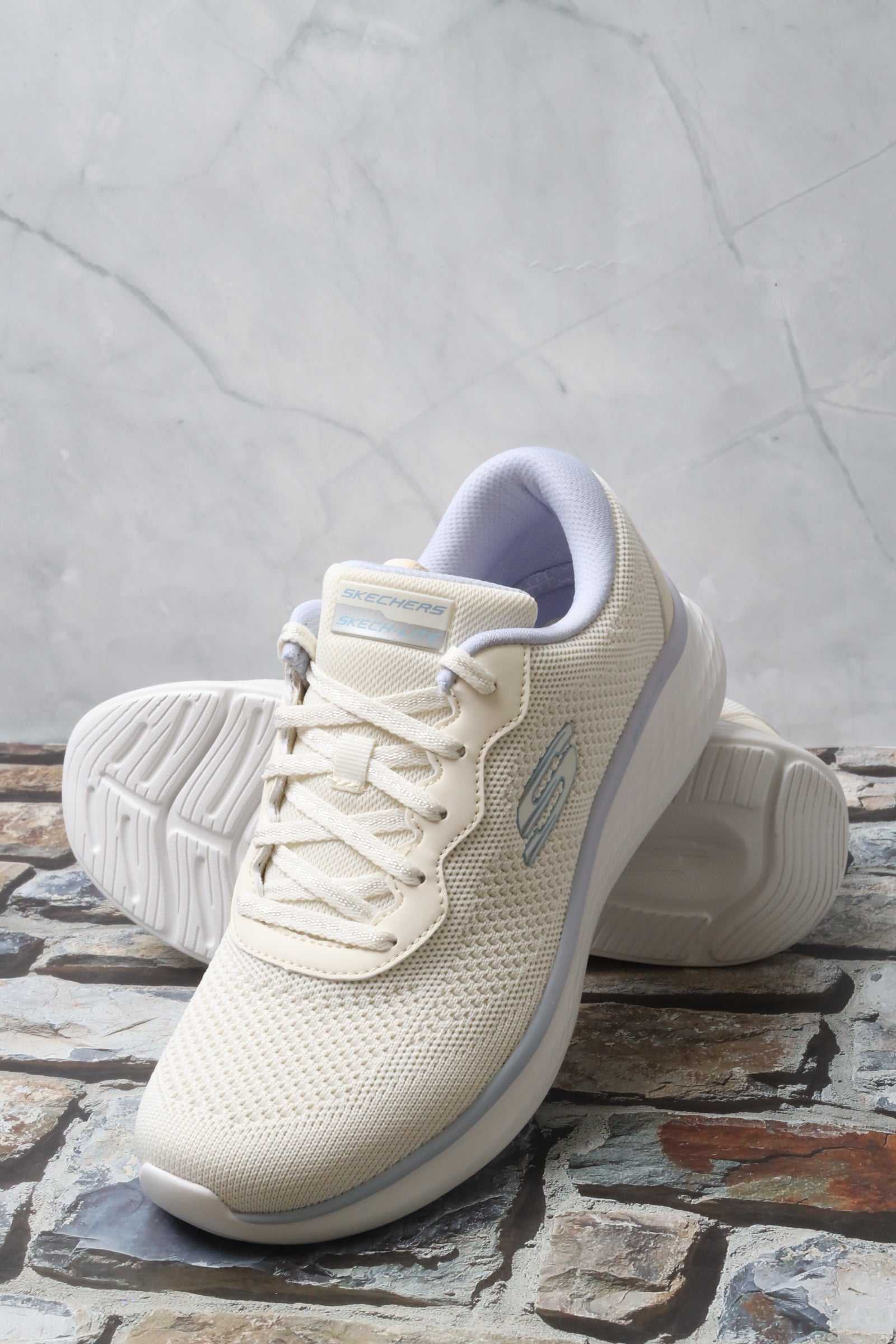 سكيتشرز نسائي لايت برو 150019