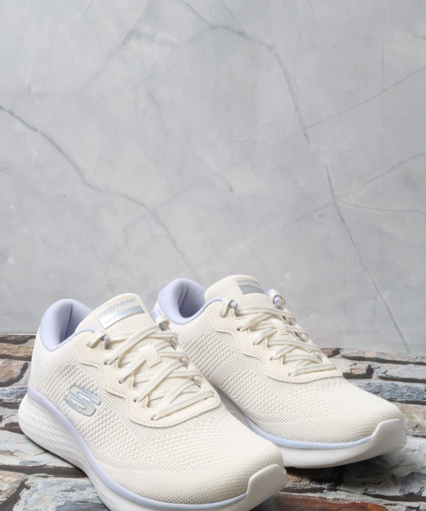 سكيتشرز نسائي لايت برو 150019