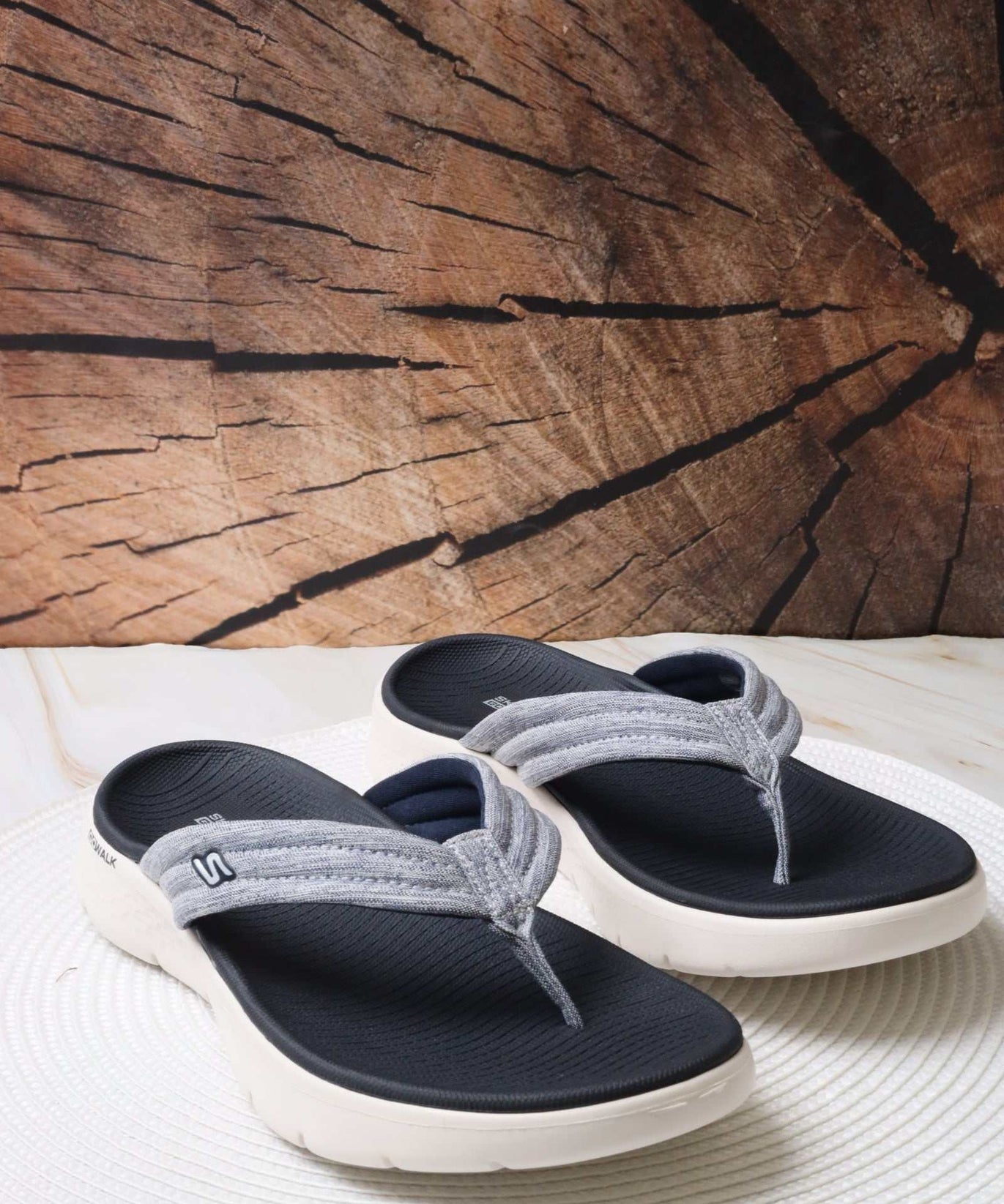 سكيتشرز نسائي جو ووك فليكس 141414