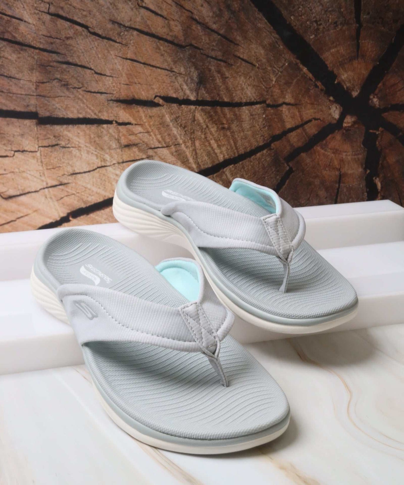 سكيتشرز نسائي آرتش فيت 141300