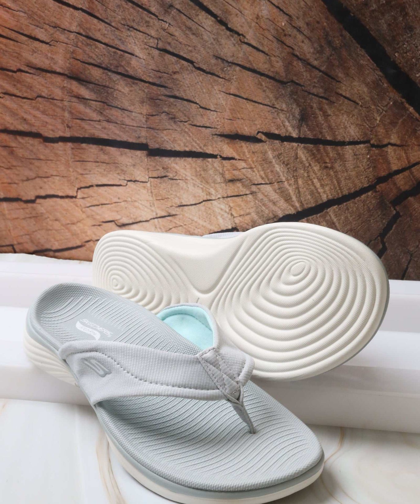 سكيتشرز نسائي آرتش فيت 141300