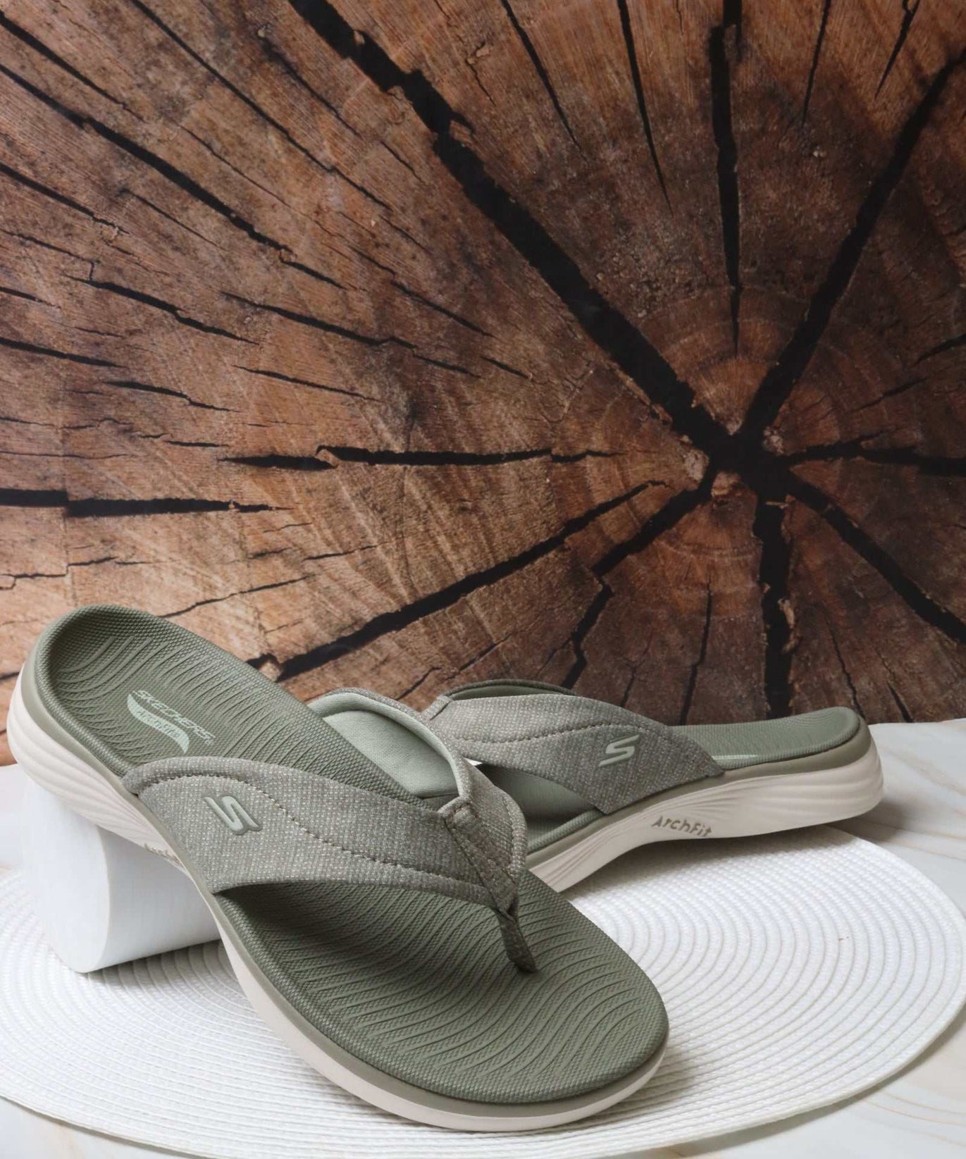 سكيتشرز نسائي آرتش فيت 141300