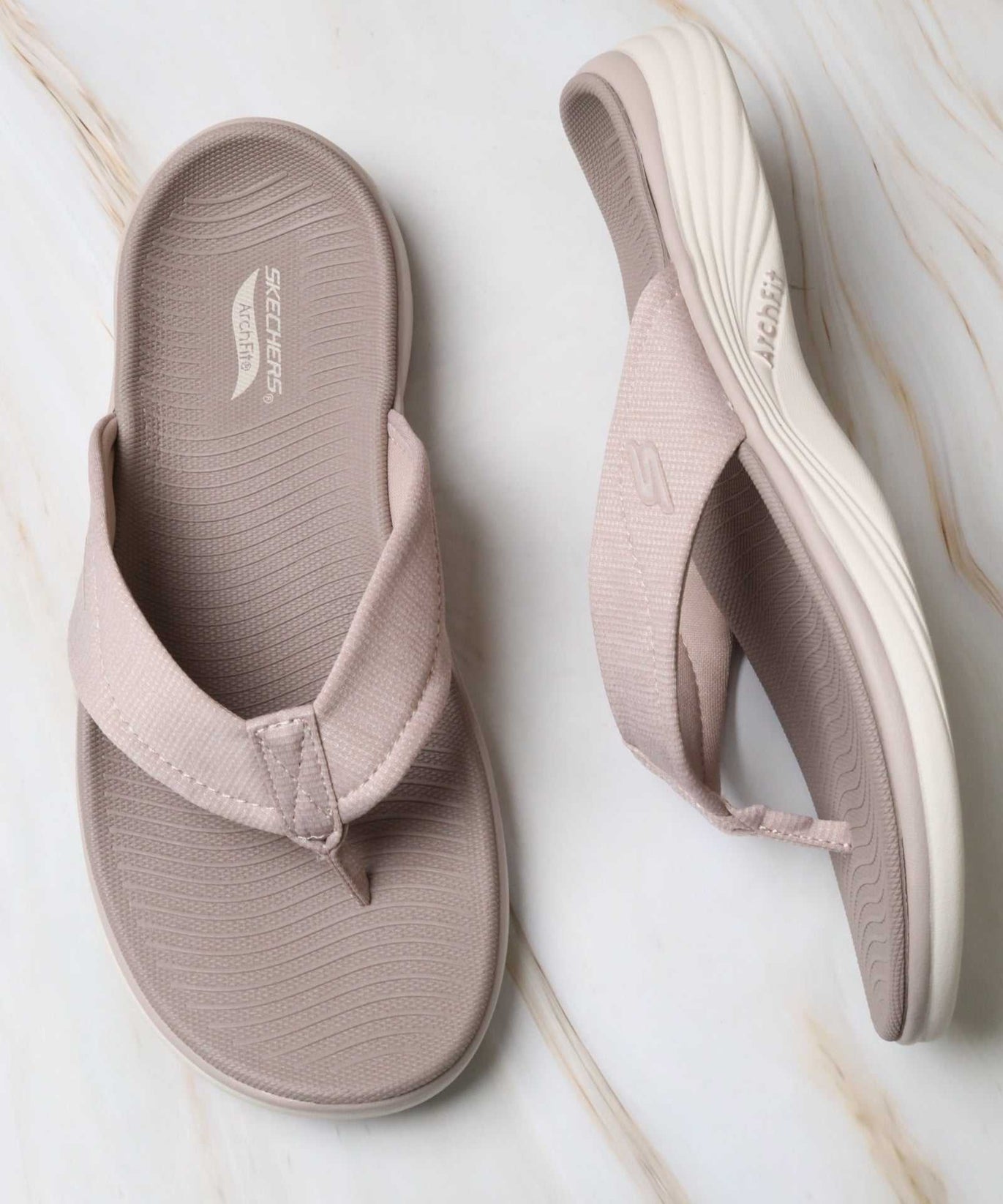 سكيتشرز نسائي آرتش فيت 141300