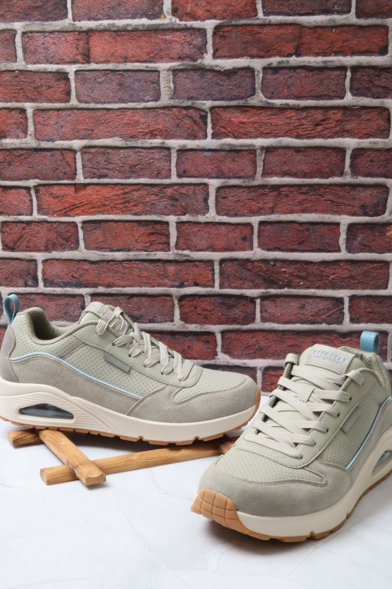 سكيتشرز رجالي أونو 183011