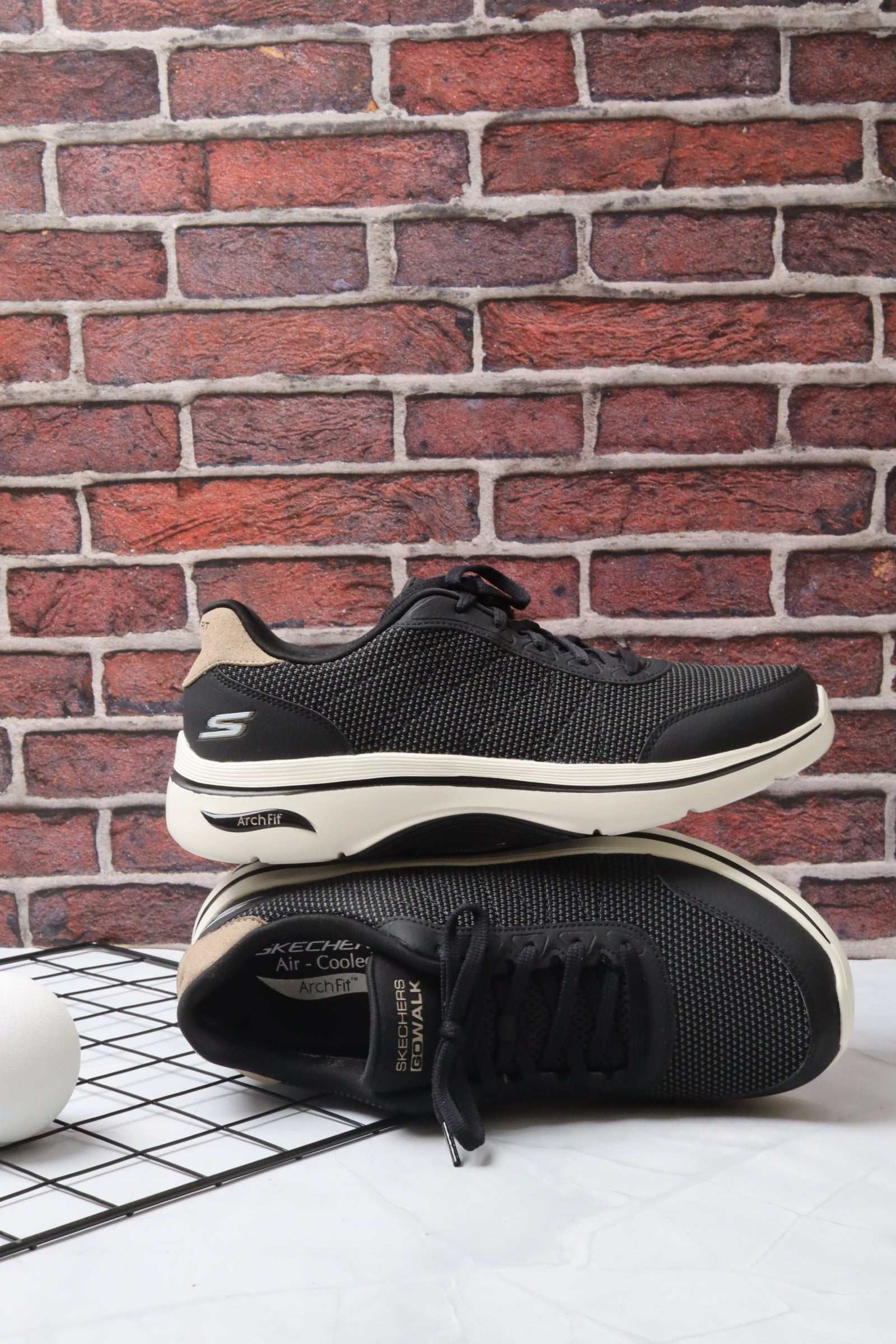 سكيتشرز رجالي جو ووك آرتش فيت 216603