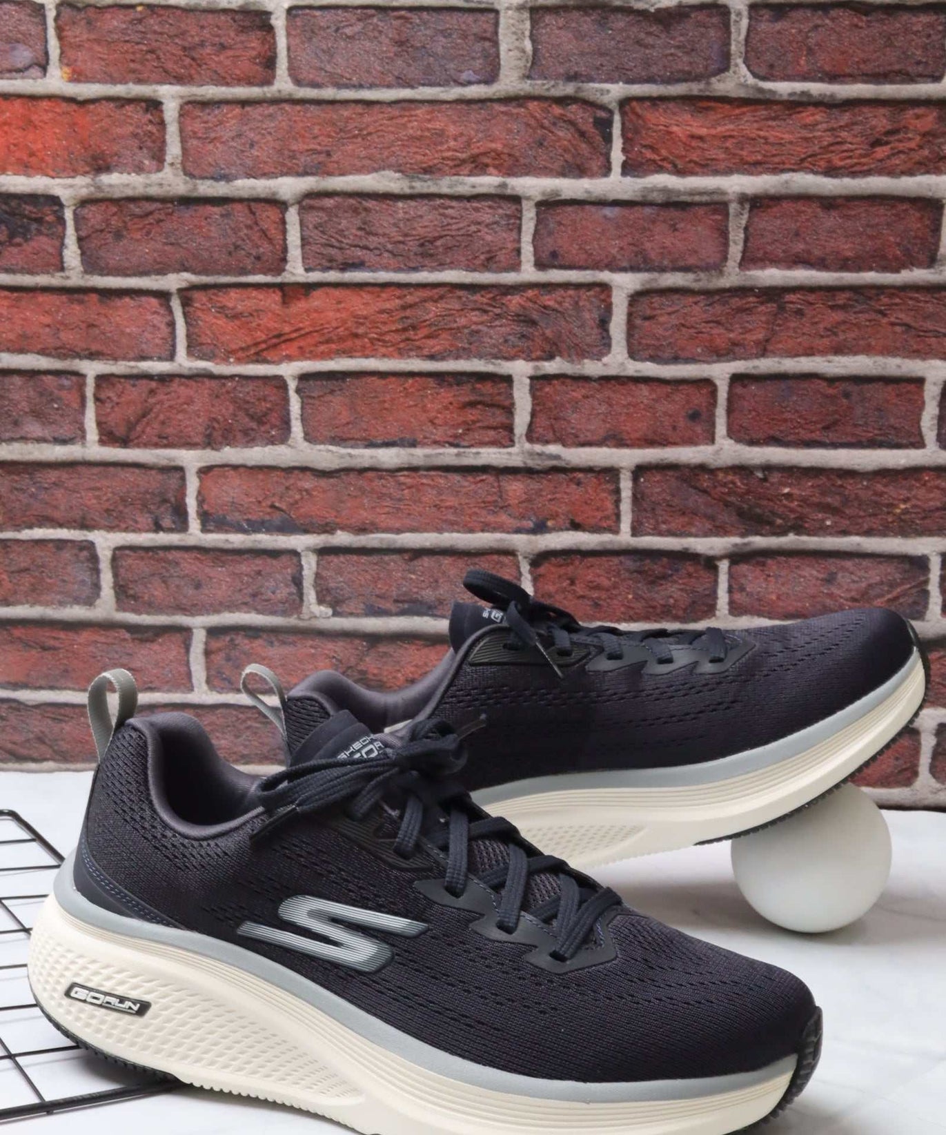 سكيتشرز رجالي جو رن إليفيت 220847