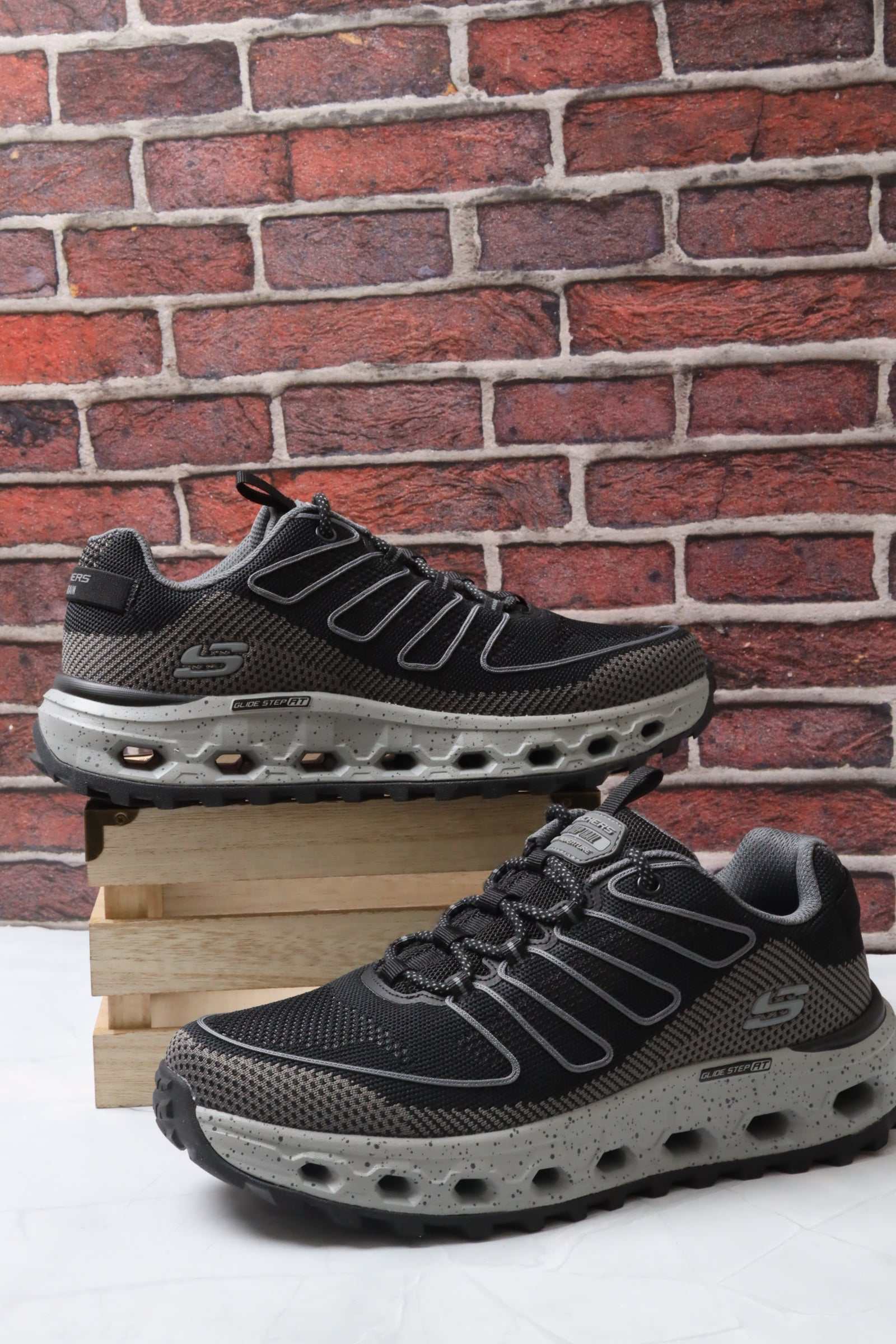 سكيتشرز رجالي جولد ستيب 237539