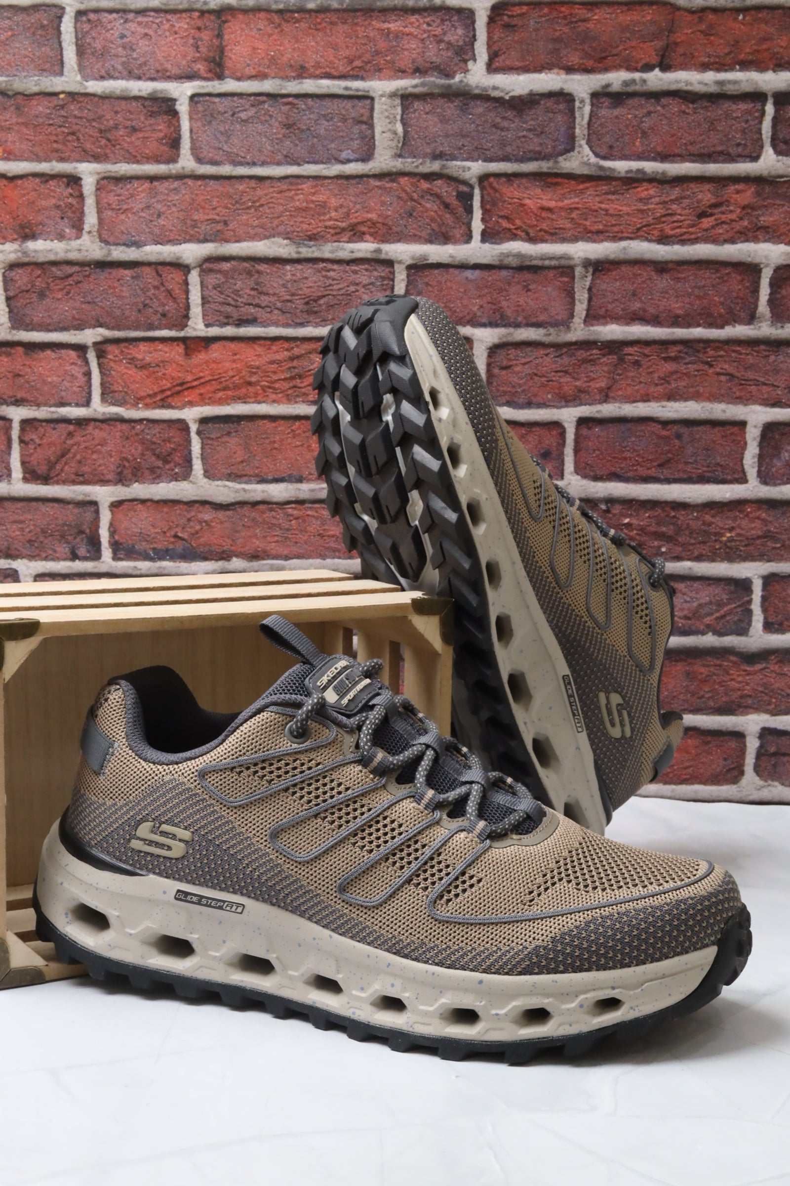 سكيتشرز رجالي جولد ستيب 237539