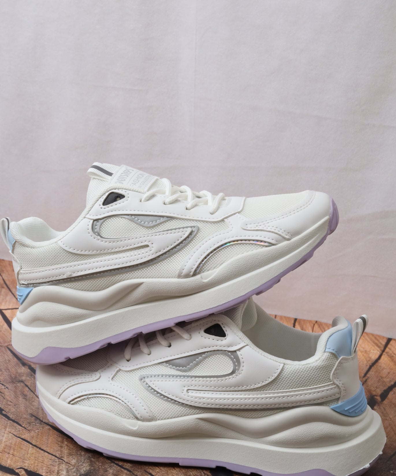L16 Women's Sports Shoes